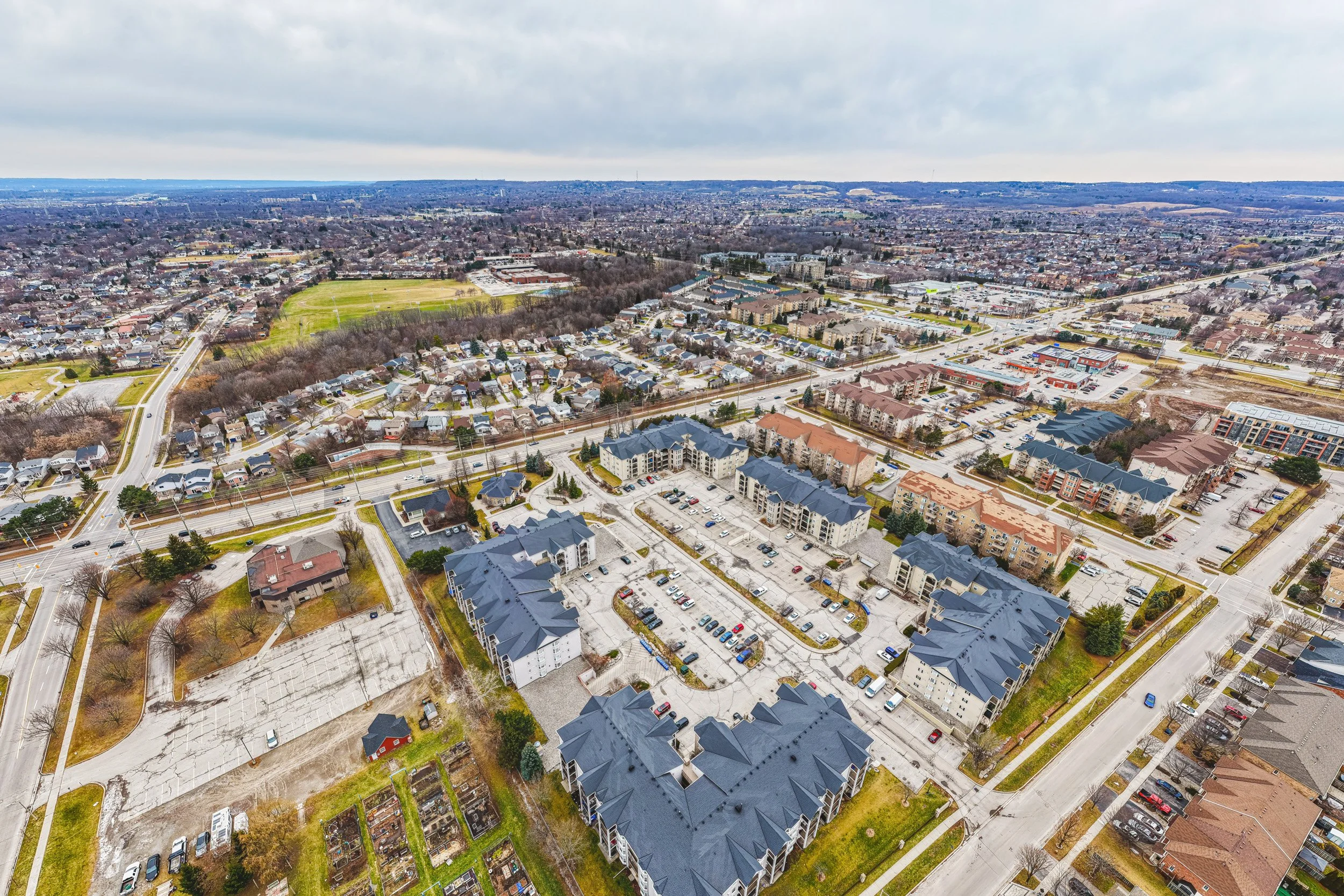 24 - 1451 Walkers Line #313, Burlington.jpg