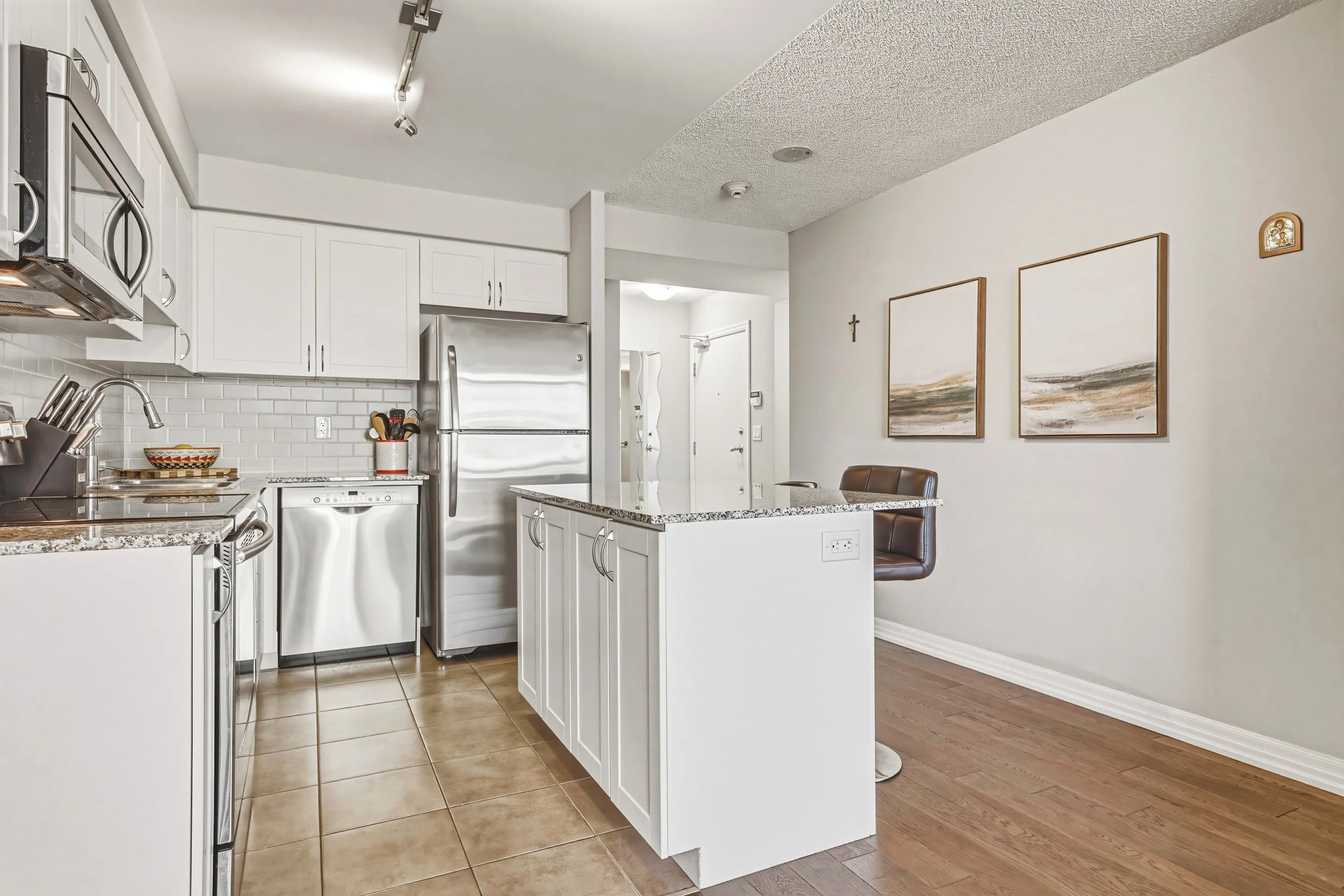 11 - 1940 Ironstone Dr #610, Burlington.jpg