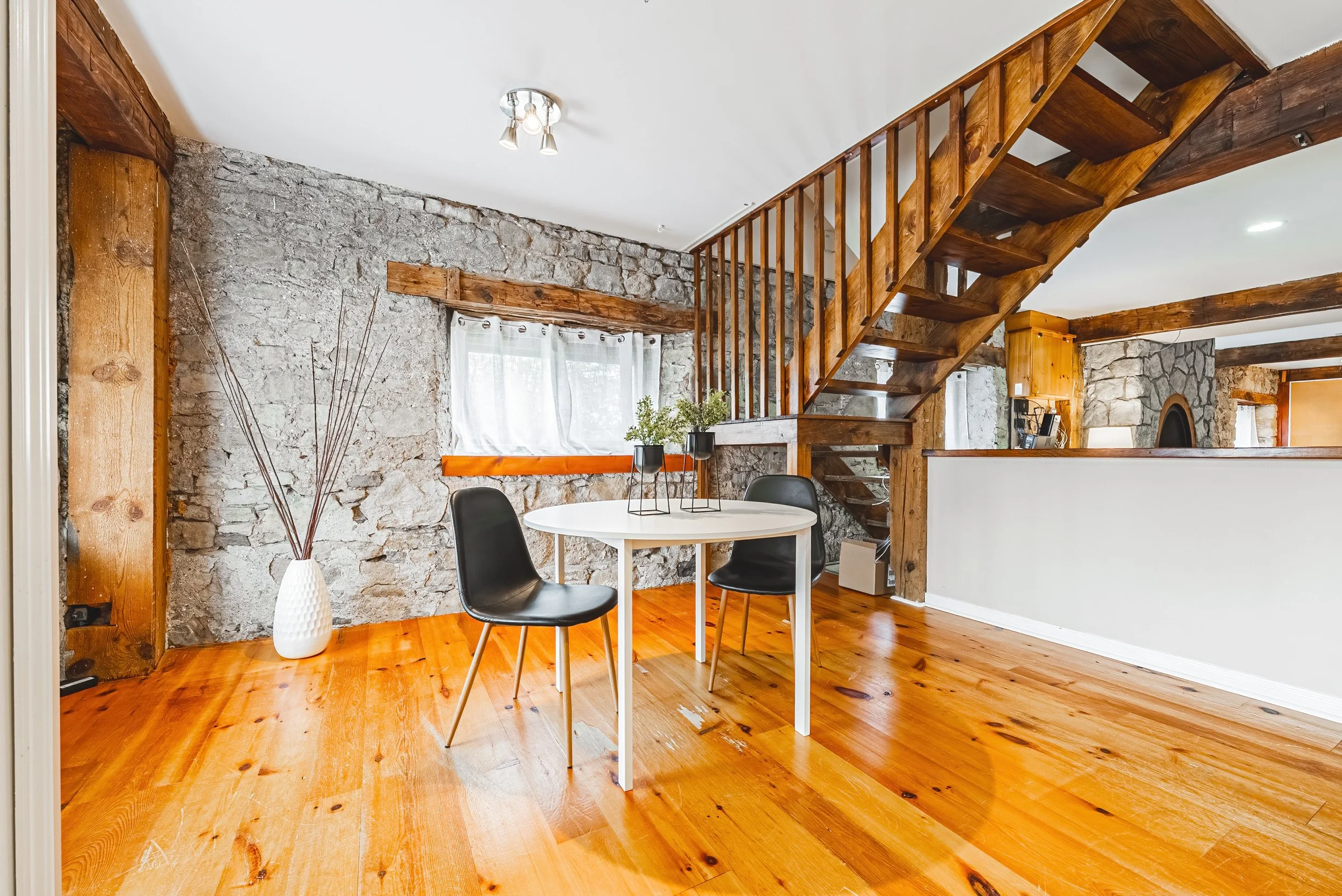 11 - 110 Freelton Rd, Freelton.jpg