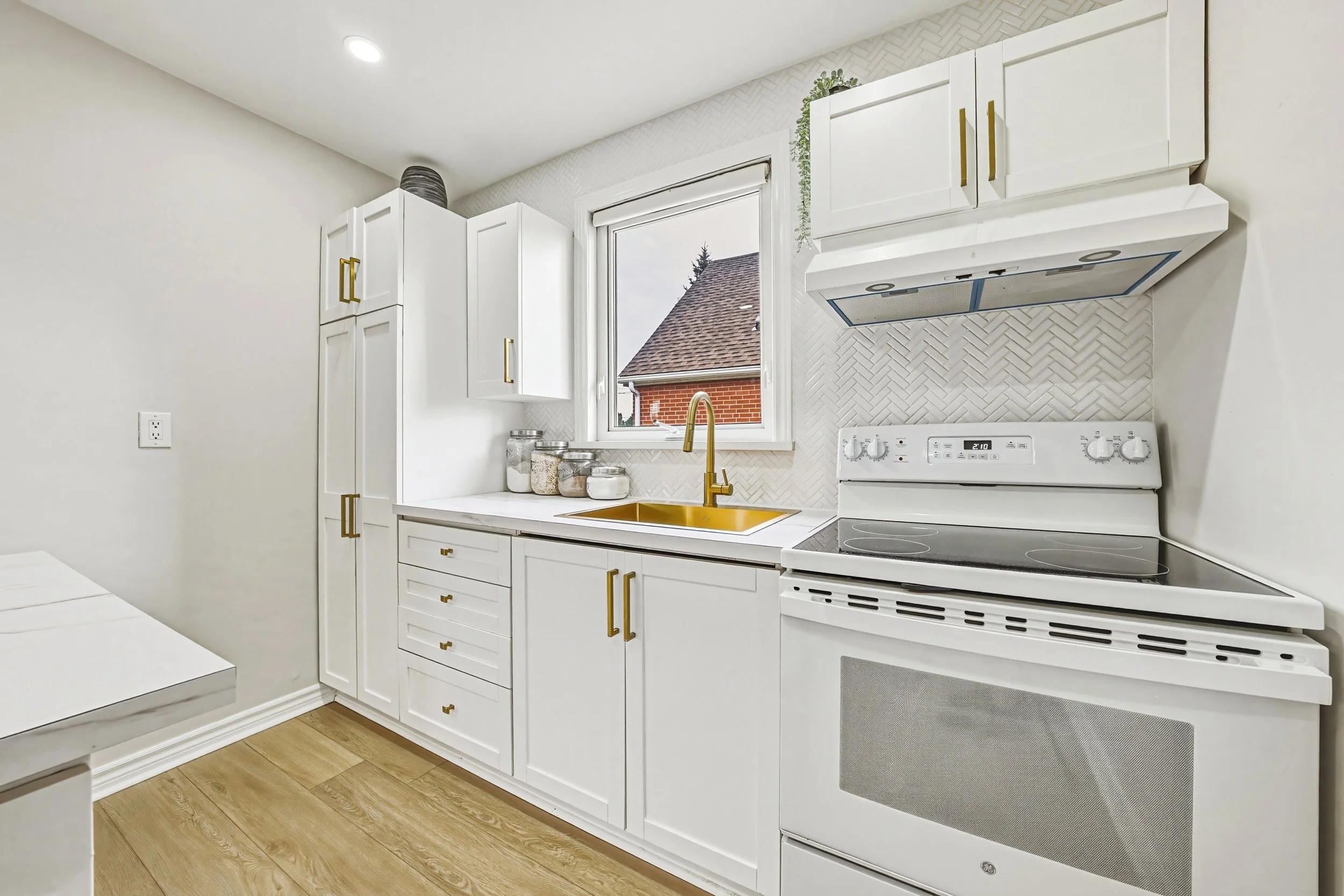 11 - 280 Montrose Ave, Hamilton.jpg