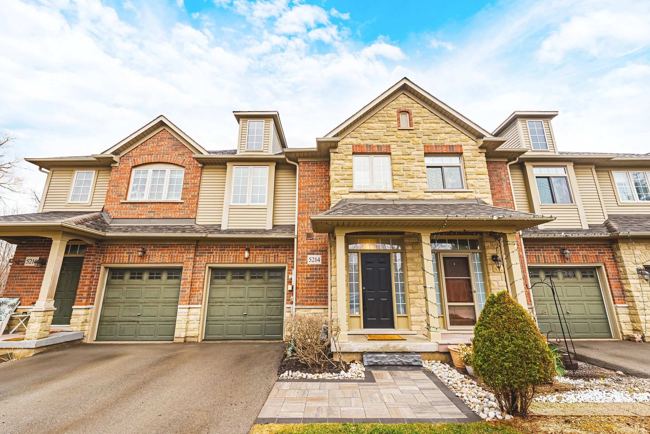 3 - 5214 Dryden Ave, Burlington.jpg