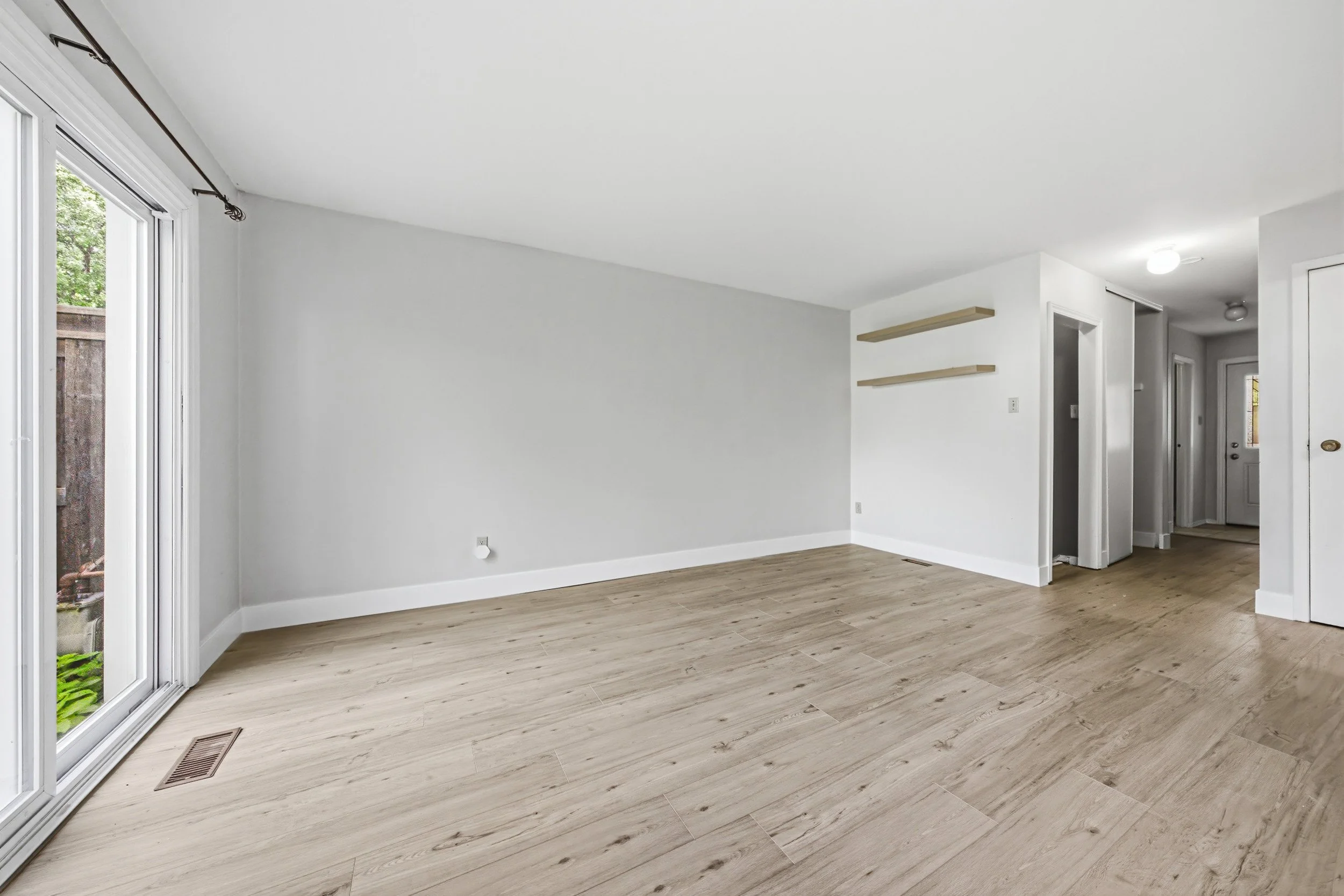 10 - 564 Sheraton Rd #14, Burlington.jpg