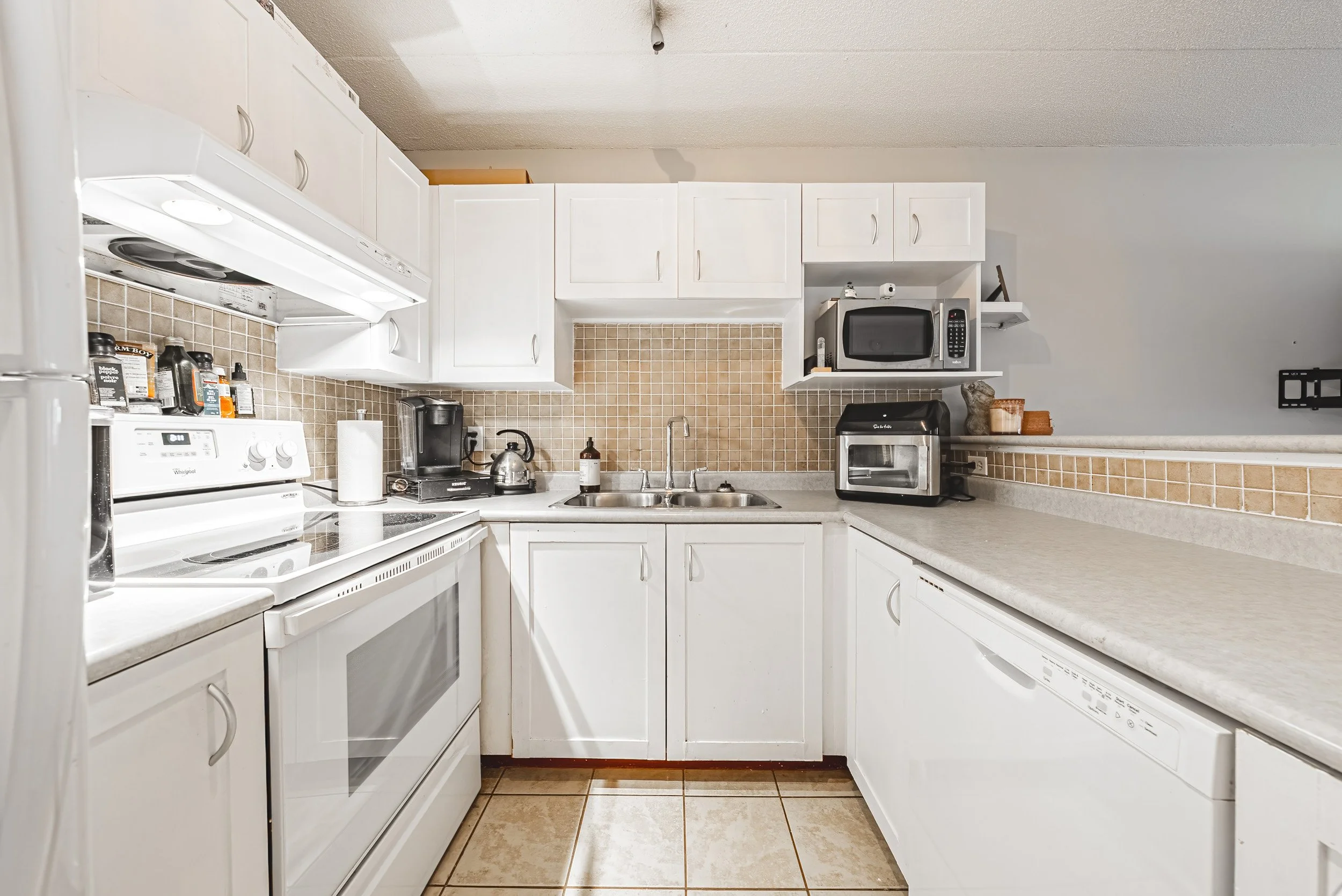 9 - 1451 Walkers Line #313, Burlington.jpg