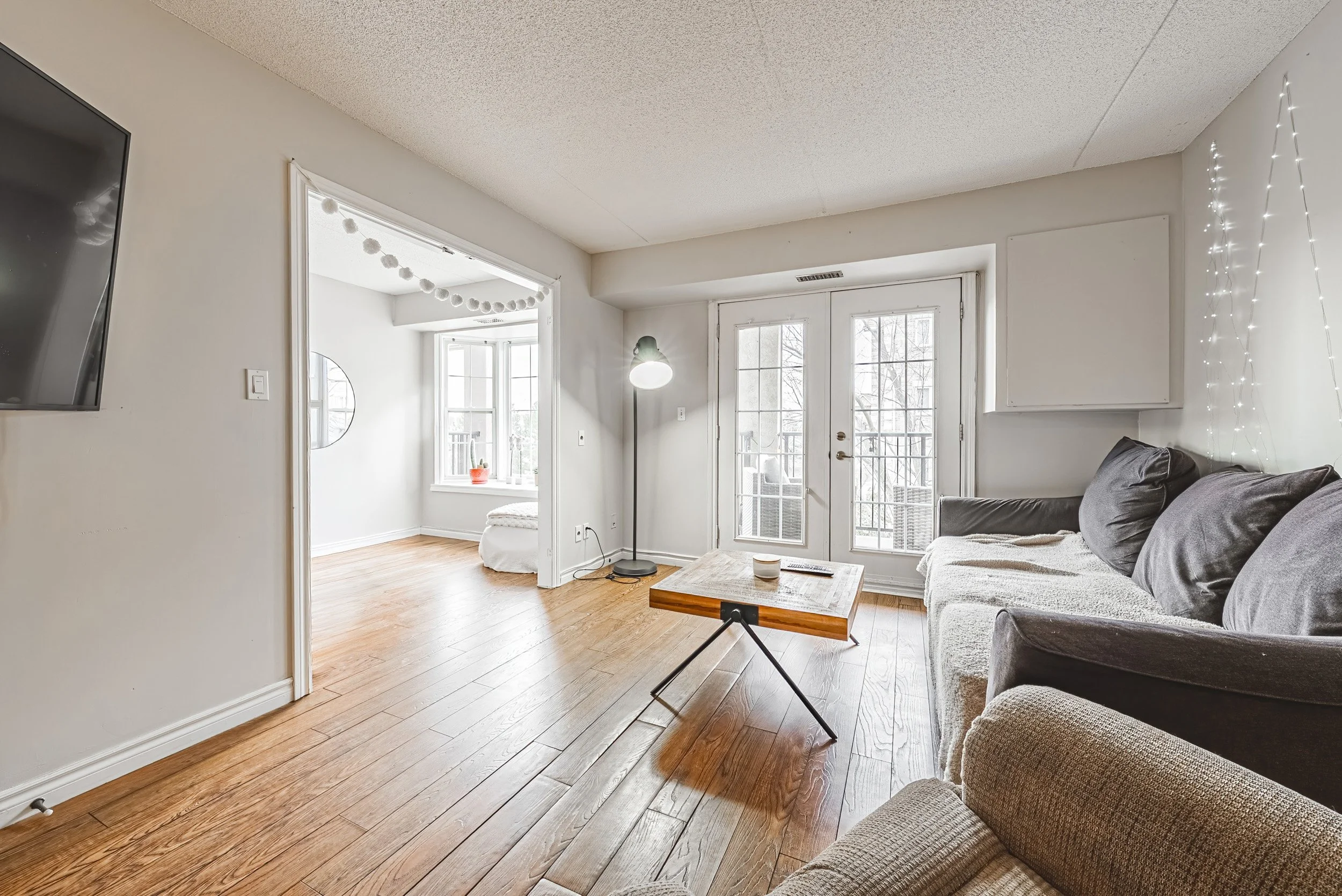 5 - 1451 Walkers Line #313, Burlington.jpg