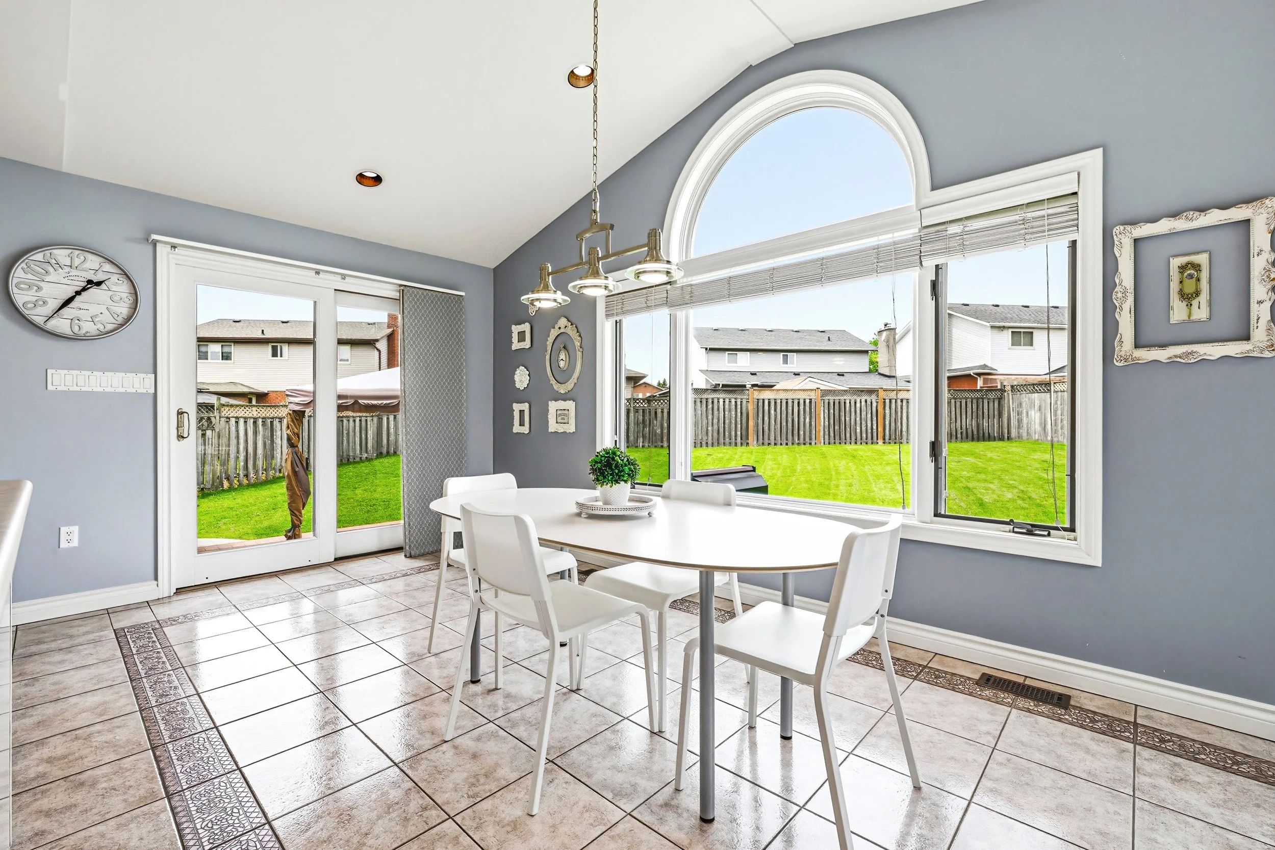14 - 301 Parkwood Cres, Hamilton.jpg