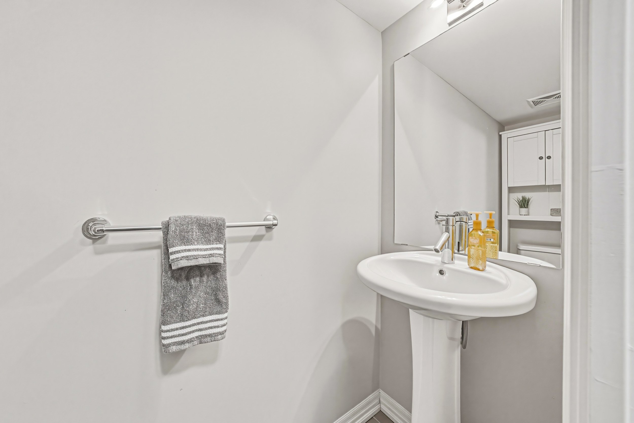 23 - 1940 Ironstone Dr #610, Burlington.jpg