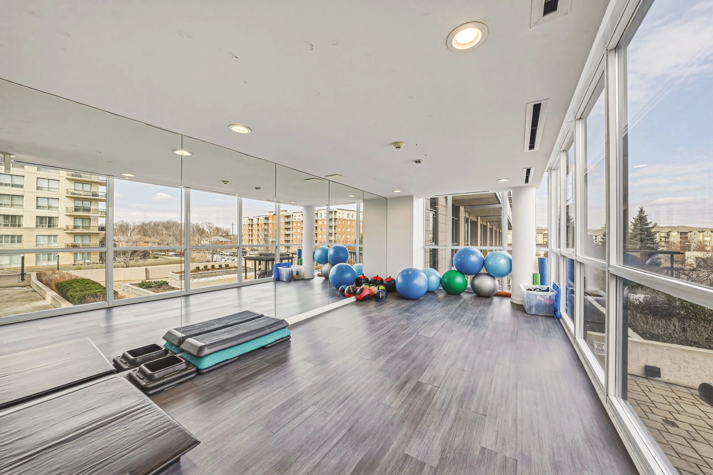 35 - 1940 Ironstone Dr #610, Burlington.jpg