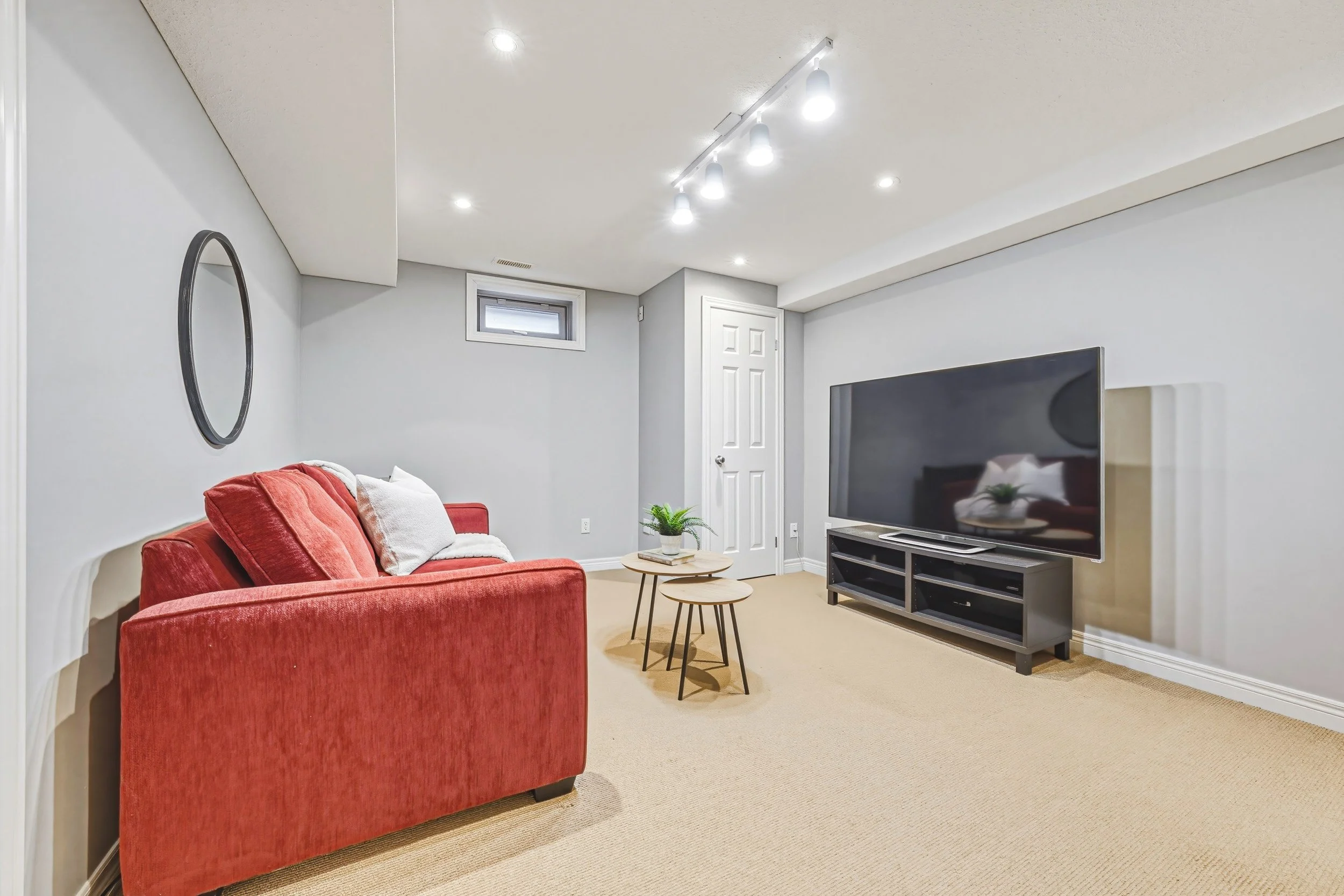 31 - 5214 Dryden Ave, Burlington.jpg