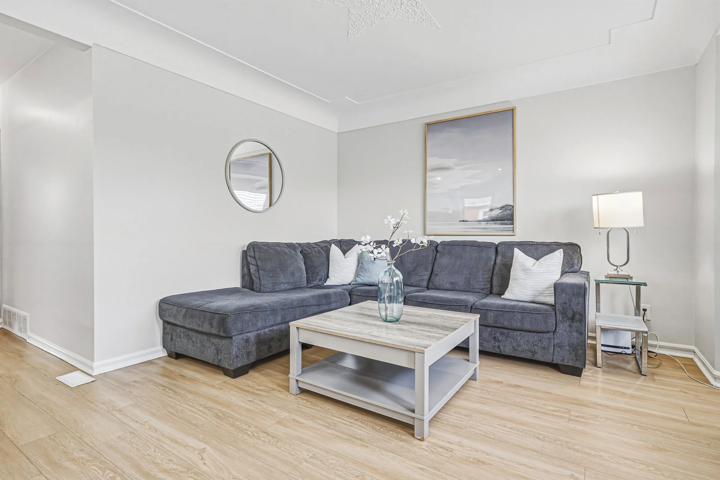 7 - 280 Montrose Ave, Hamilton.jpg