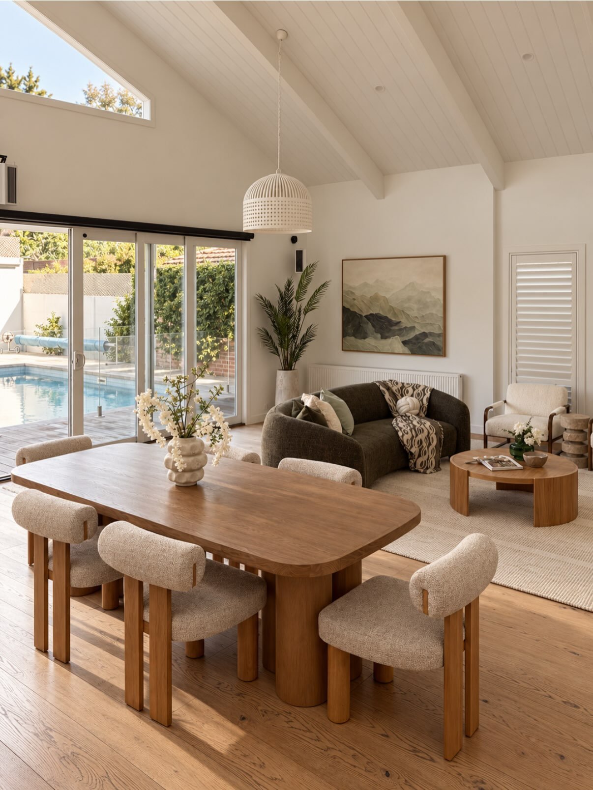 Some homes just have a way of making you picture life in them. Long summer days, afternoons by the pool, and evenings spent around the table with your favourite people.

Our latest install in Hampton is one of them. ☀️ 

Styled by @novahomestaging 
A