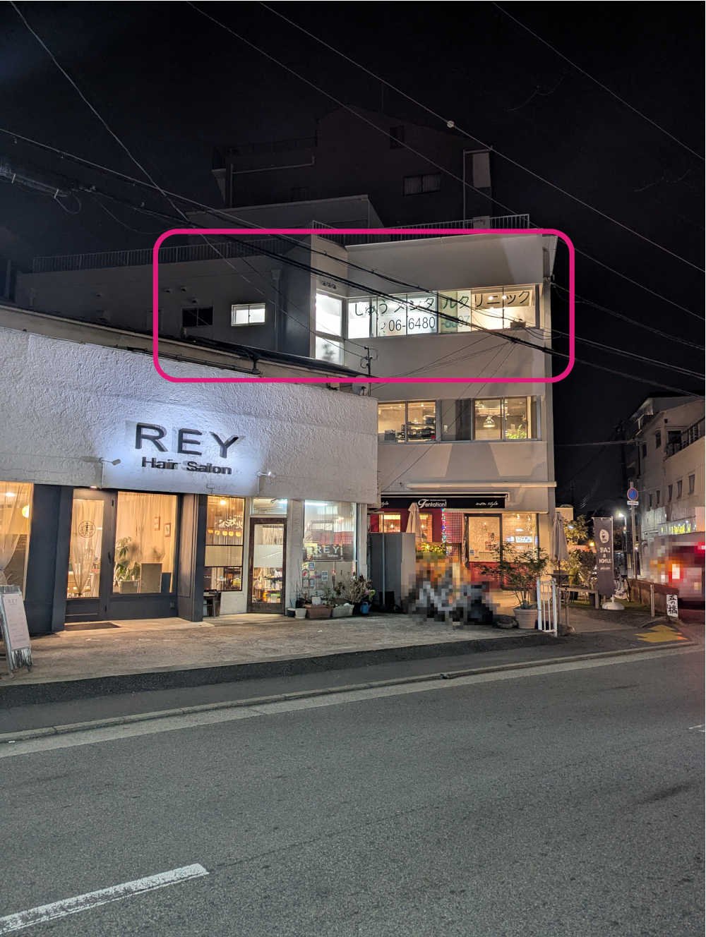 夜間：駅側からの外観１