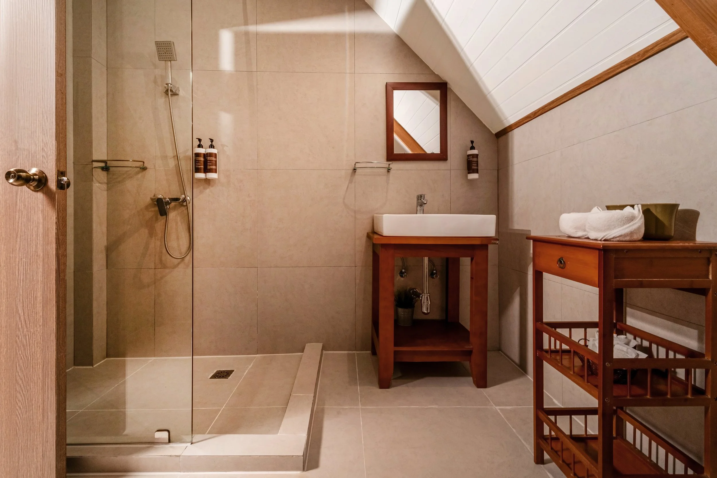 Issara Interior Website Retouched _ 130.jpg