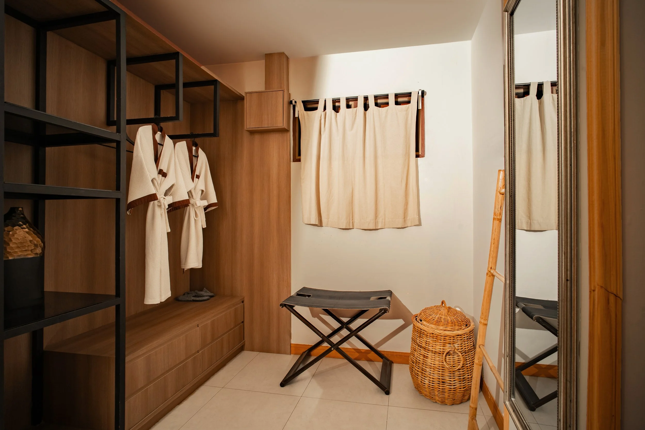 Issara Interior Website Retouched _ 302.jpg