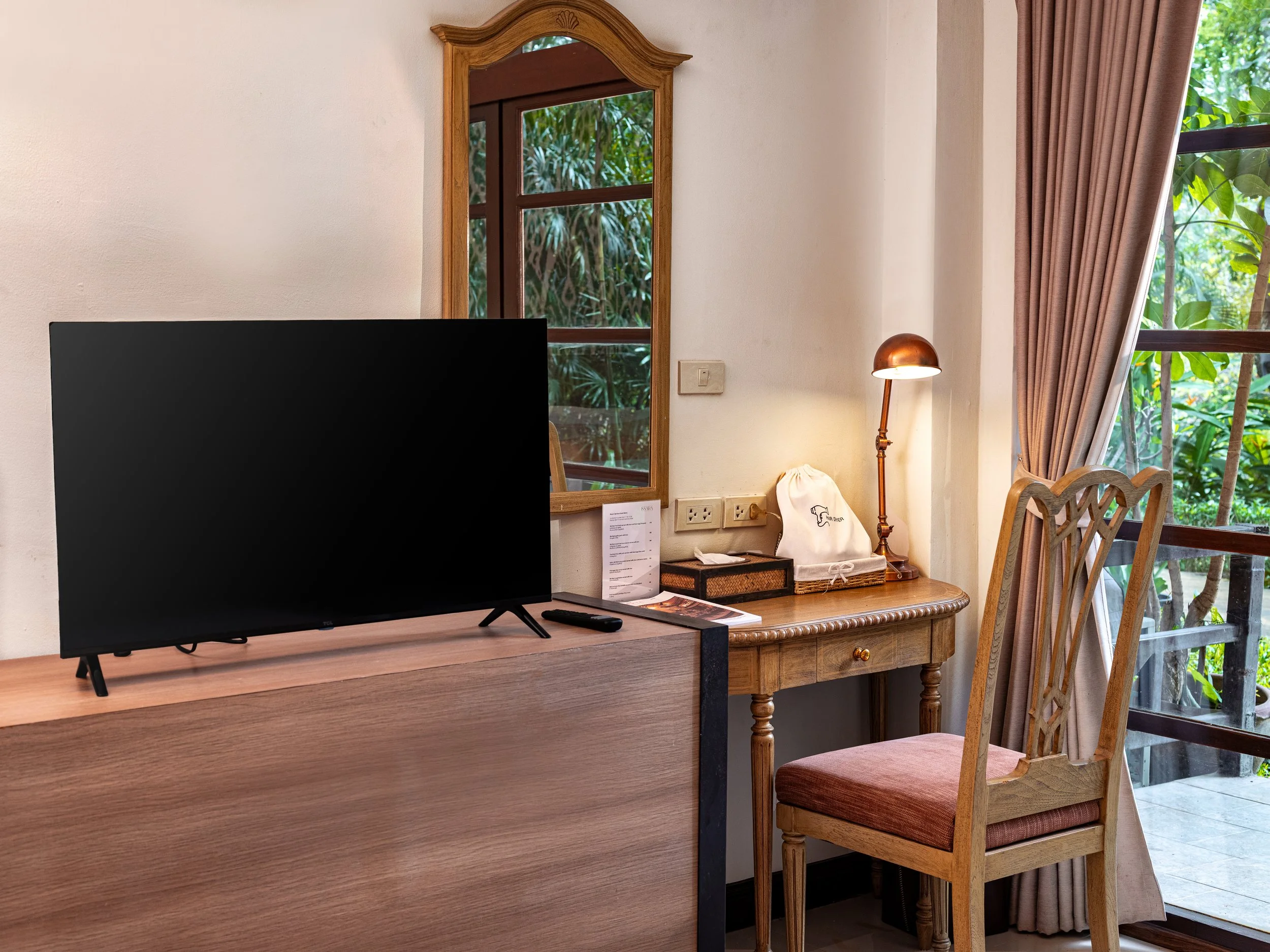 Issara Interior Website Retouched _ 325.jpg