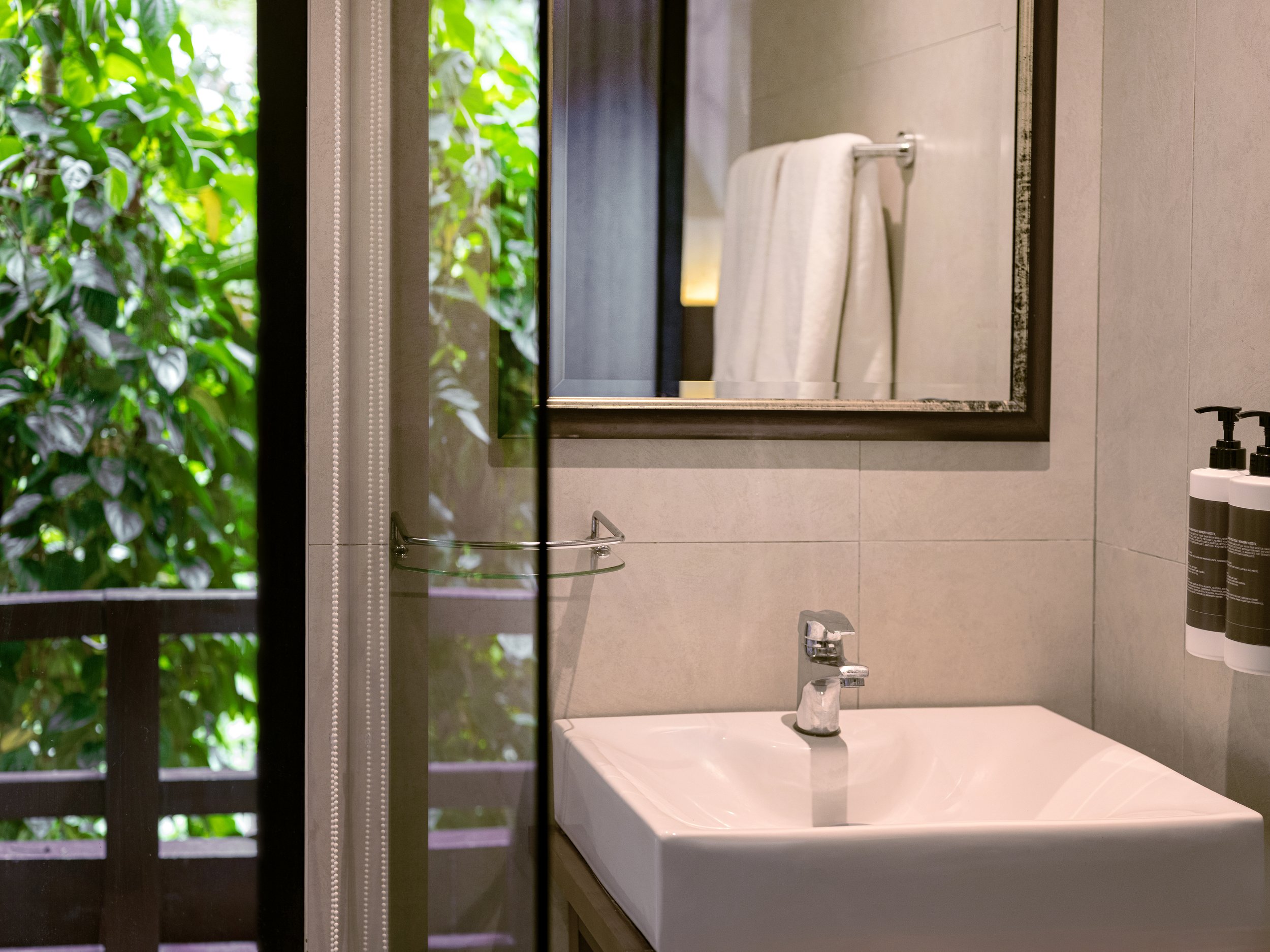 Issara Interior Website Retouched _ 037.jpg