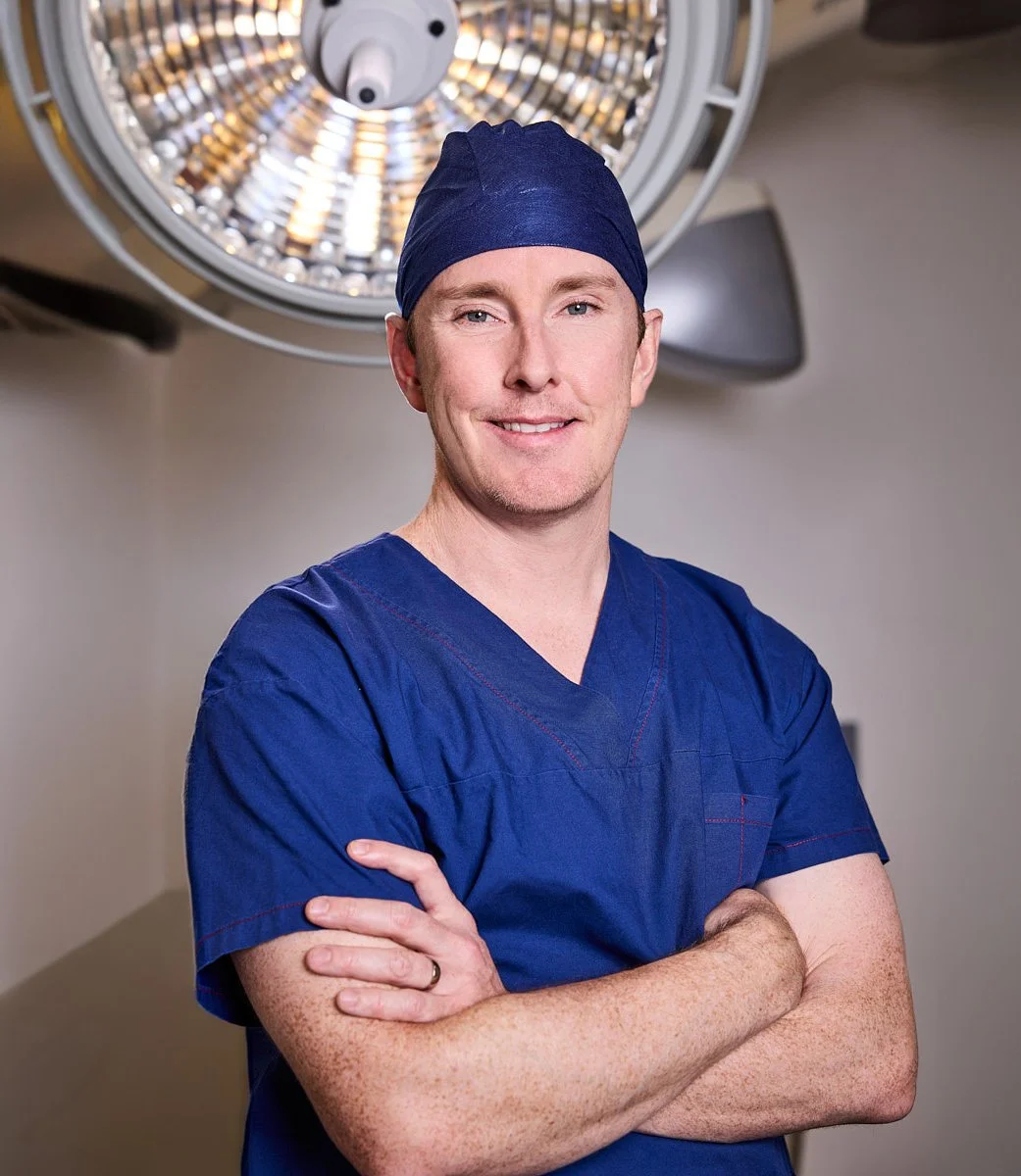 Dr Samuel J. Lynskey Orthopaedic Knee & Hip Surgeon Melbourne at Victoria Bone and Joint Specialist.