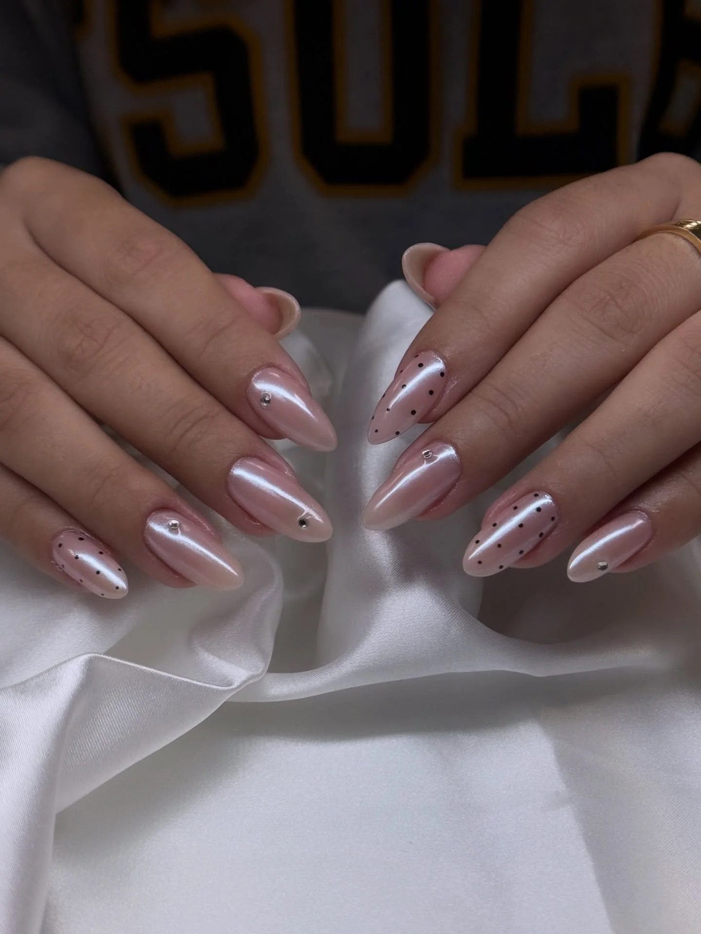 ‧₊˚ ⏾. &sdot; 𝐥𝐨𝐯𝐞 𝐬𝐞𝐞𝐢𝐧𝐠 𝐚𝐥𝐥 𝐭𝐡𝐞 𝐩𝐨𝐤𝐚𝐝𝐨𝐭 𝐭𝐫𝐞𝐧𝐝 𝐫𝐞𝐜𝐞𝐧𝐭𝐥𝐲 𝐢𝐭𝐬 𝐬𝐨 𝐜𝐮𝐭𝐞 𝐚𝐧𝐝 𝐠𝐢𝐫𝐥𝐲 🤭🎀💕✨
⋆
⋆
DM to book or link in bio! 
⋆
⋆
#nails #nailartist #nailart #nailsofinstagram #apresgelx #ocnails #orangec