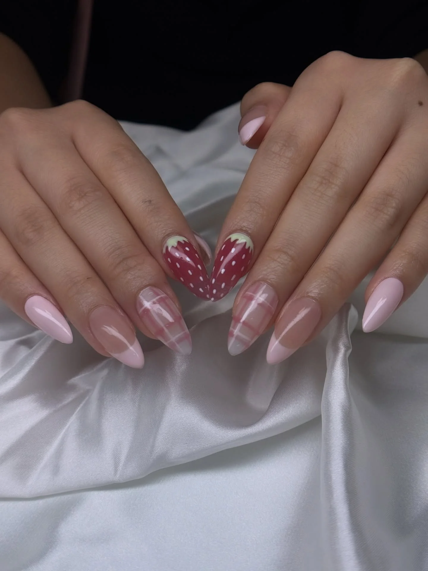 ‧₊˚ ⏾. &sdot; such a cute girly set! 🍓💕✨
Ib: Pinterest
⋆
⋆
DM to book or link in bio! 
⋆
⋆
#nails #nailartist #nailart #nailsofinstagram #apresgelx #ocnails #orangecounty #ocfoodie #lafoodie #japanesenail  #frenchnails #springnails #nailtutorial #s