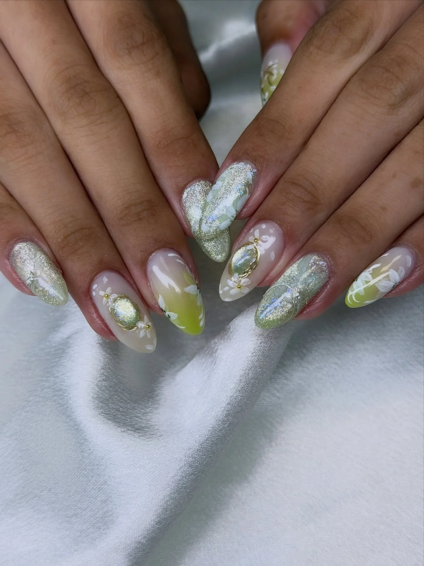 ‧₊˚ ⏾. &sdot; I&rsquo;m back from vacation! Going to catch up on posts now!
Ib: @nailsbyveebs 
⋆
⋆
DM to book or link in bio! 
⋆
⋆
#ocnails #ocnailtech #gelxnailtech #orangecountynails #nailinspo