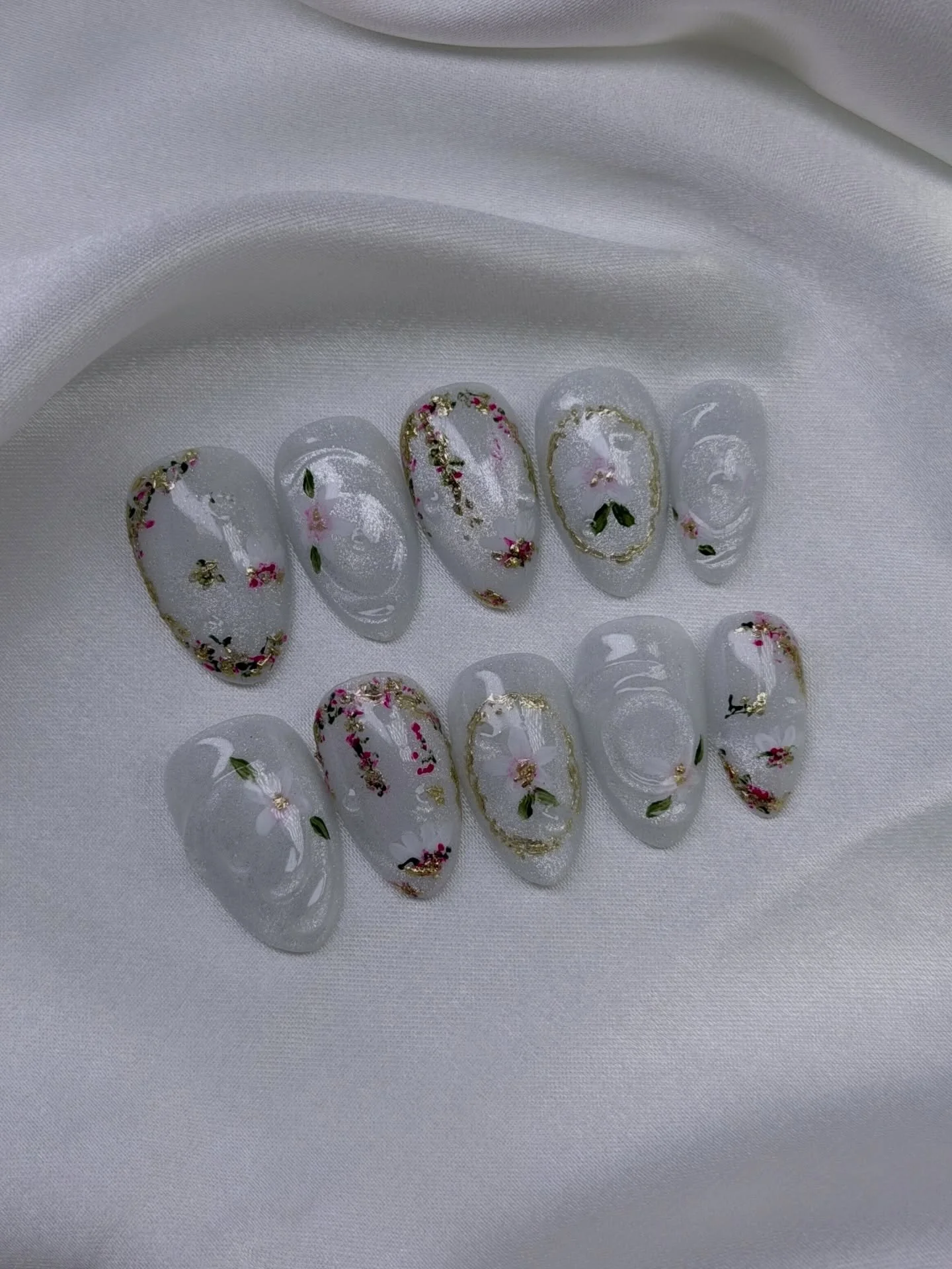 ‧₊˚ ⏾. &sdot; love doing press ons! ☺️🪷✨
Ib: @tnv.gelx 
⋆
⋆
DM to book or link in bio! 
⋆
⋆
#ocnails #ocnailtech #gelxnailtech #nailinspo #custompressonnails