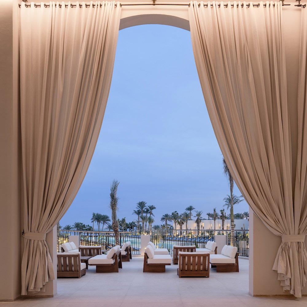 Restaurants Bars Clubs — Serry Beach Resort
