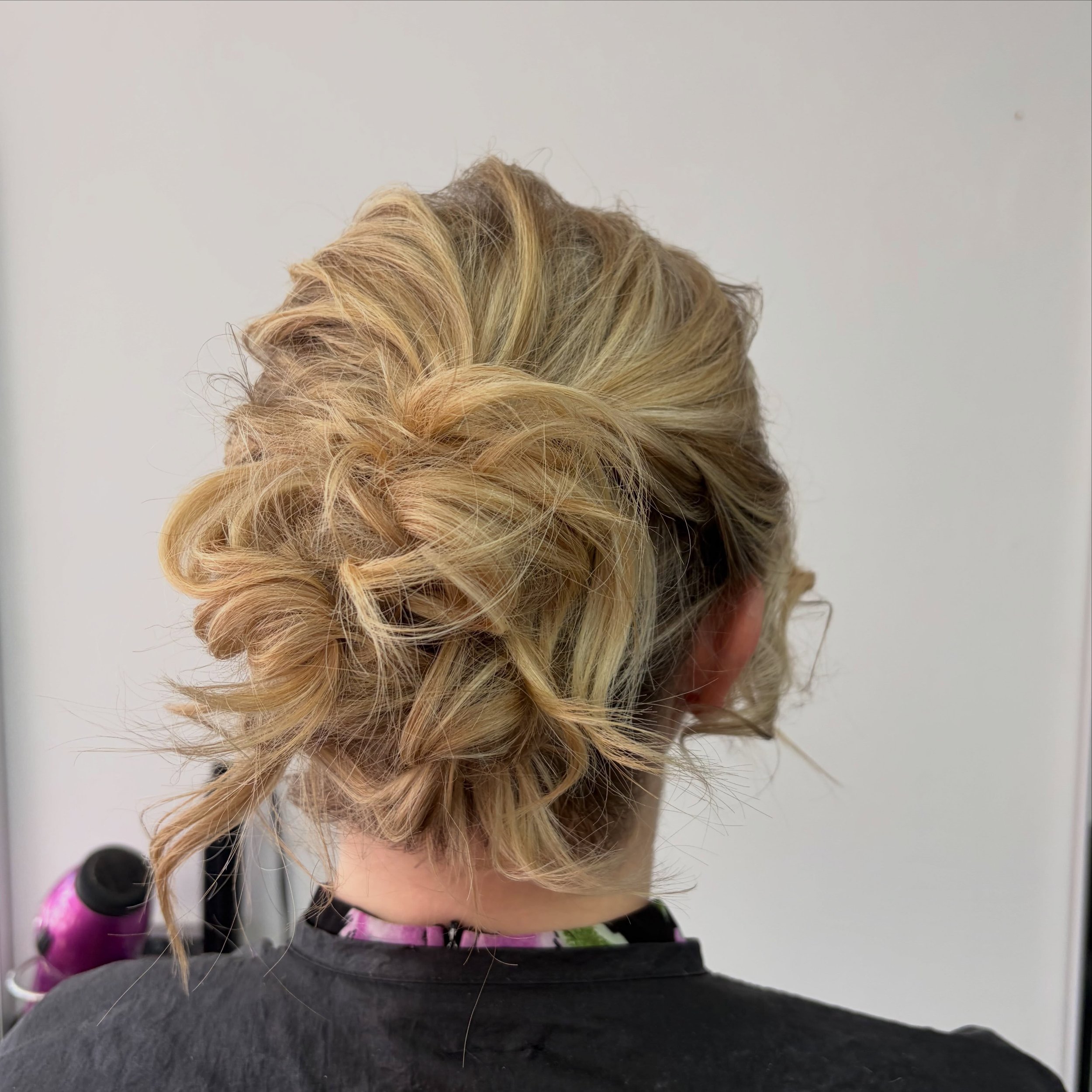 Your Perfectly Party Hair 🍾
Party season ready! Soft texture, effortless volume and a beautifully undone finish. The perfect updo for weddings, parties and those special occasions when you want your hair to feel extra special. 🤍 

📩 DM to book you