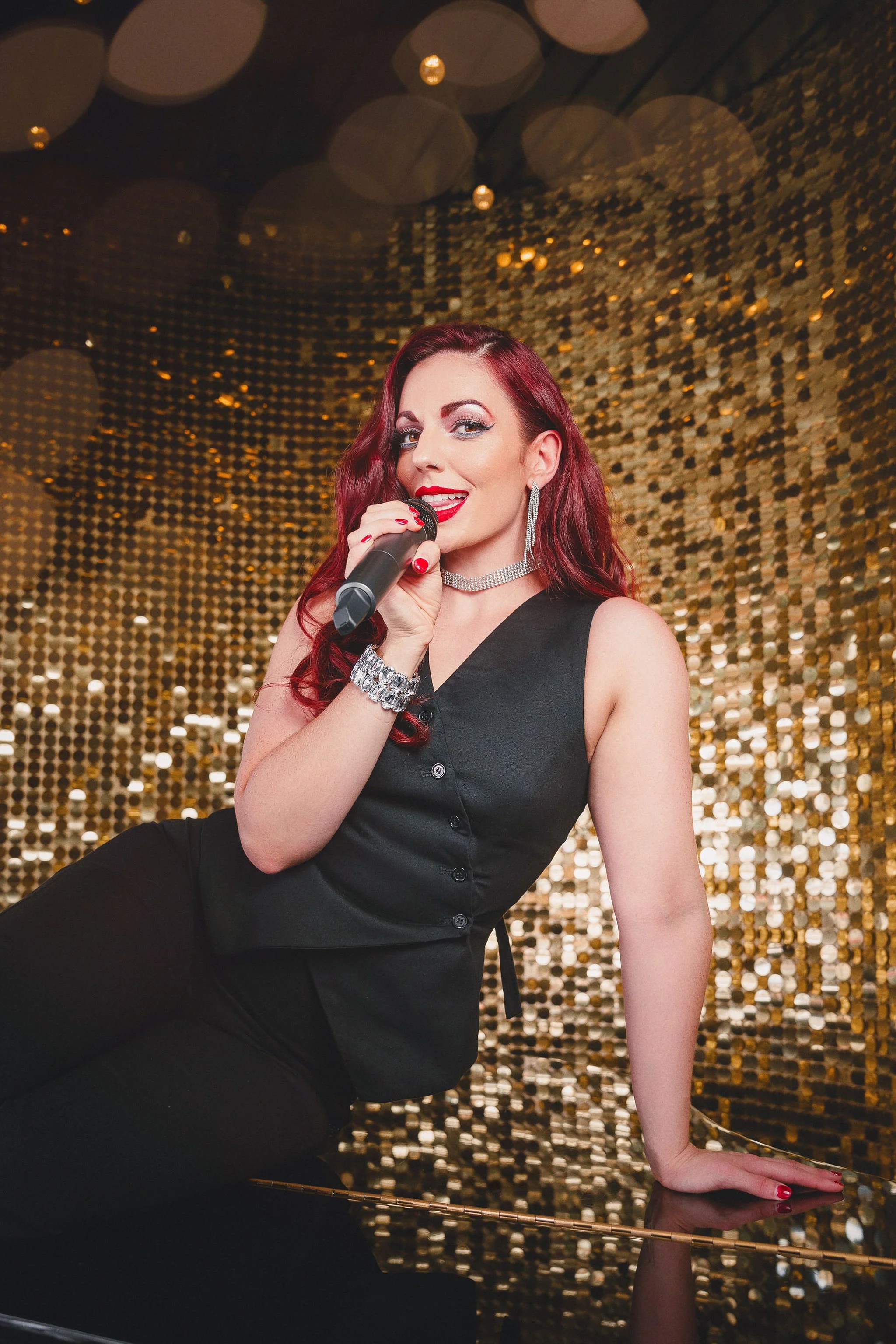 Songbird Siren / Megan Walshe - Host, Burlesque Performer and Singer