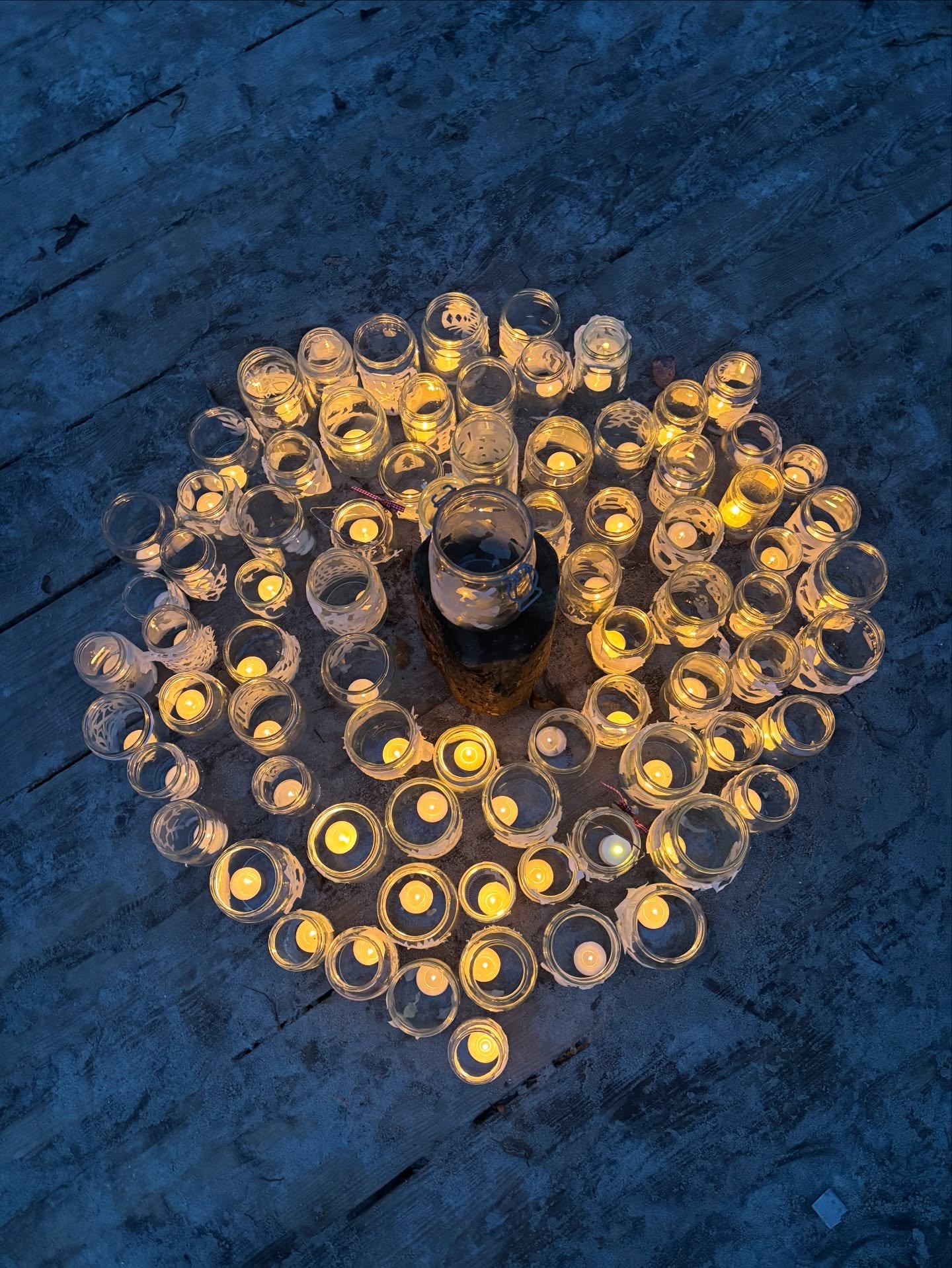 Gl&aelig;delig jul fra hele Skolen for Livet ✨

M&aring; jeres jul v&aelig;re fyldt med n&aelig;rv&aelig;r, grin omkring bordet, dejlig mad og sm&aring; &oslash;jeblikke, der s&aelig;tter sig i hjertet &ndash; ogs&aring; n&aring;r der er lidt julekao