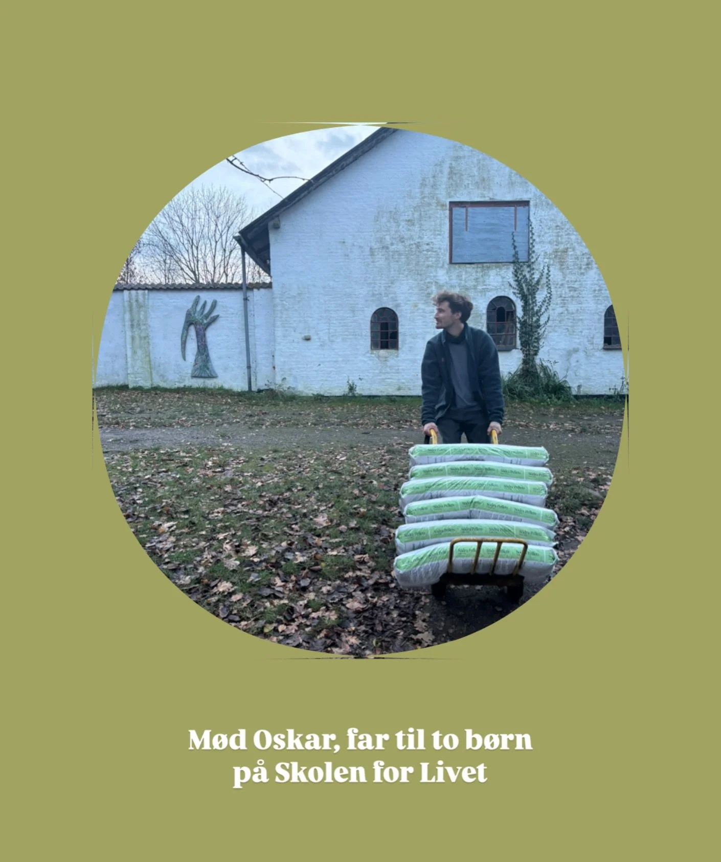 For Oskar betyder f&aelig;llesskab noget s&aelig;rligt &ndash; b&aring;de n&aring;r han hj&aelig;lper med at s&aelig;tte tr&aelig;piller p&aring; plads, og i den m&aring;de han oplever skolen i hverdagen for sine b&oslash;rn.

For Oskar er der ingen 