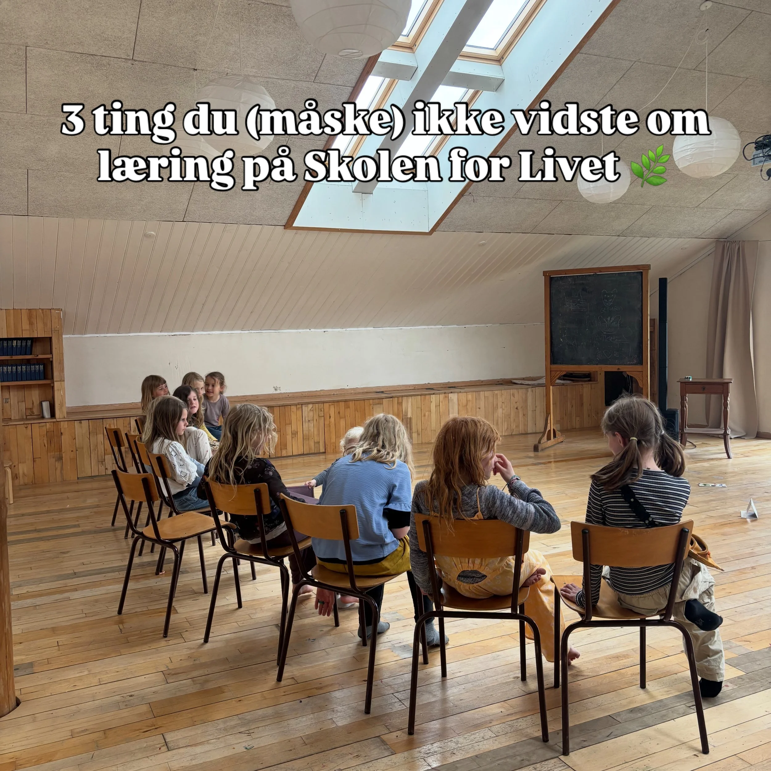 L&aelig;ring og faglighed hos os ♻️ 

🌿 L&aelig;ring handler ogs&aring; om at m&aelig;rke, skabe og g&oslash;re Hos os l&aelig;rer b&oslash;rn ikke kun gennem b&oslash;ger og tavleundervisning. Vi arbejder praksisfagligt, s&aring; l&aelig;ring sker 