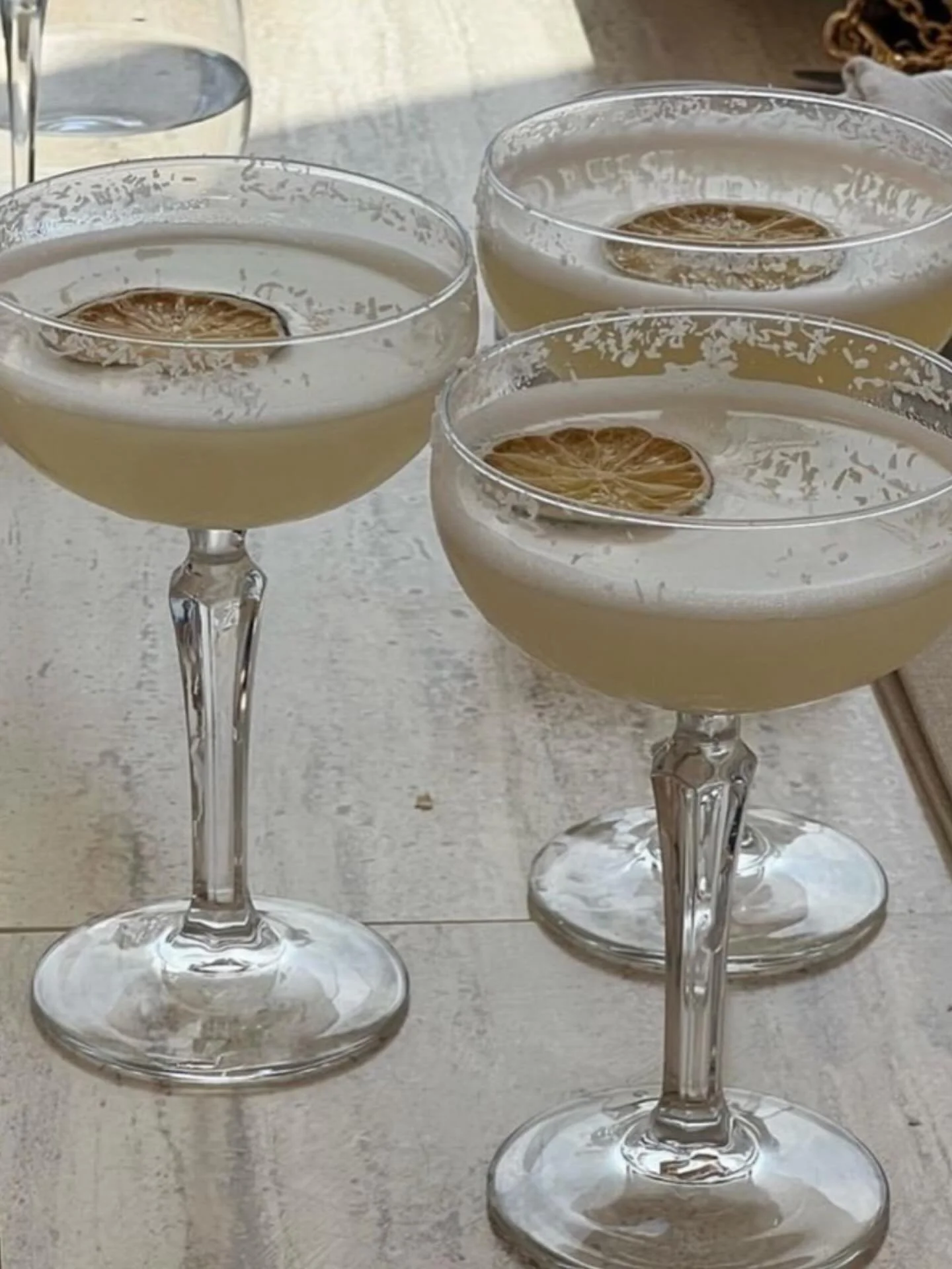 Almost the weekend , perfect time to lock in your event makeup. 
🍸 Alli@rushmakeupstudio.com