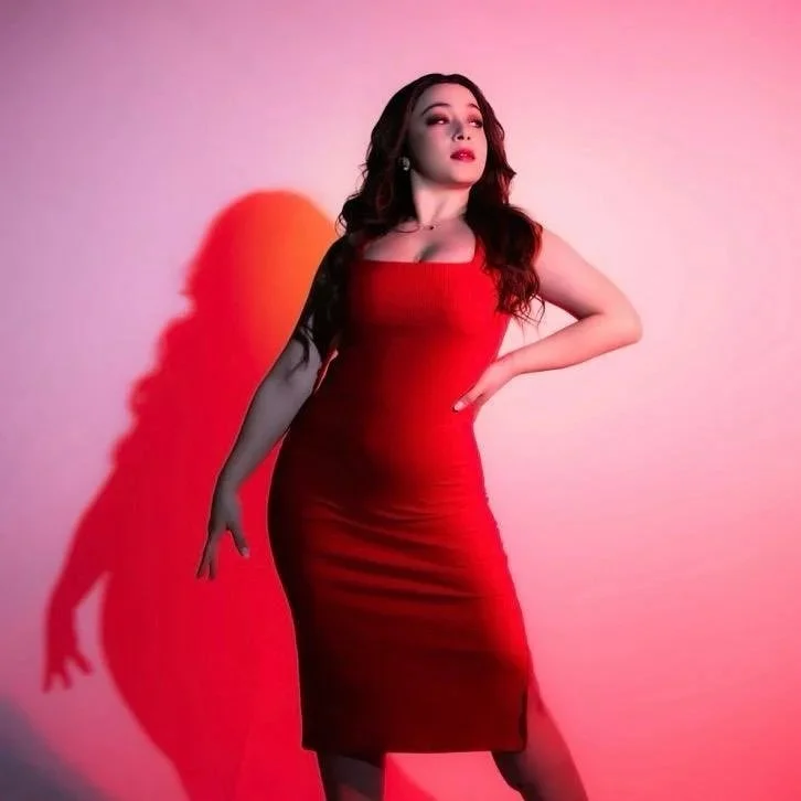 Tara Vides (Salsa, Bachata)