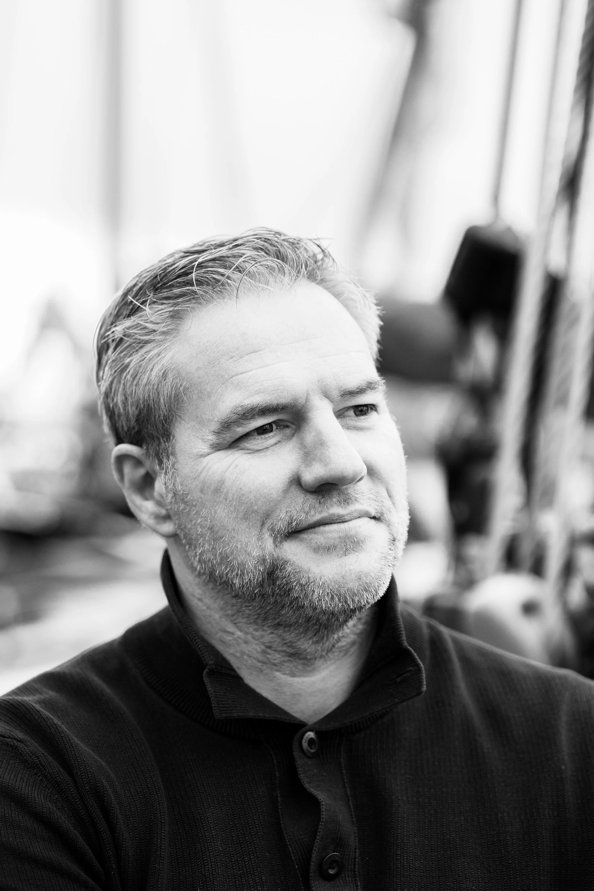 Portret van Tijs Huetink, auteur van het boek Het doet je wat!