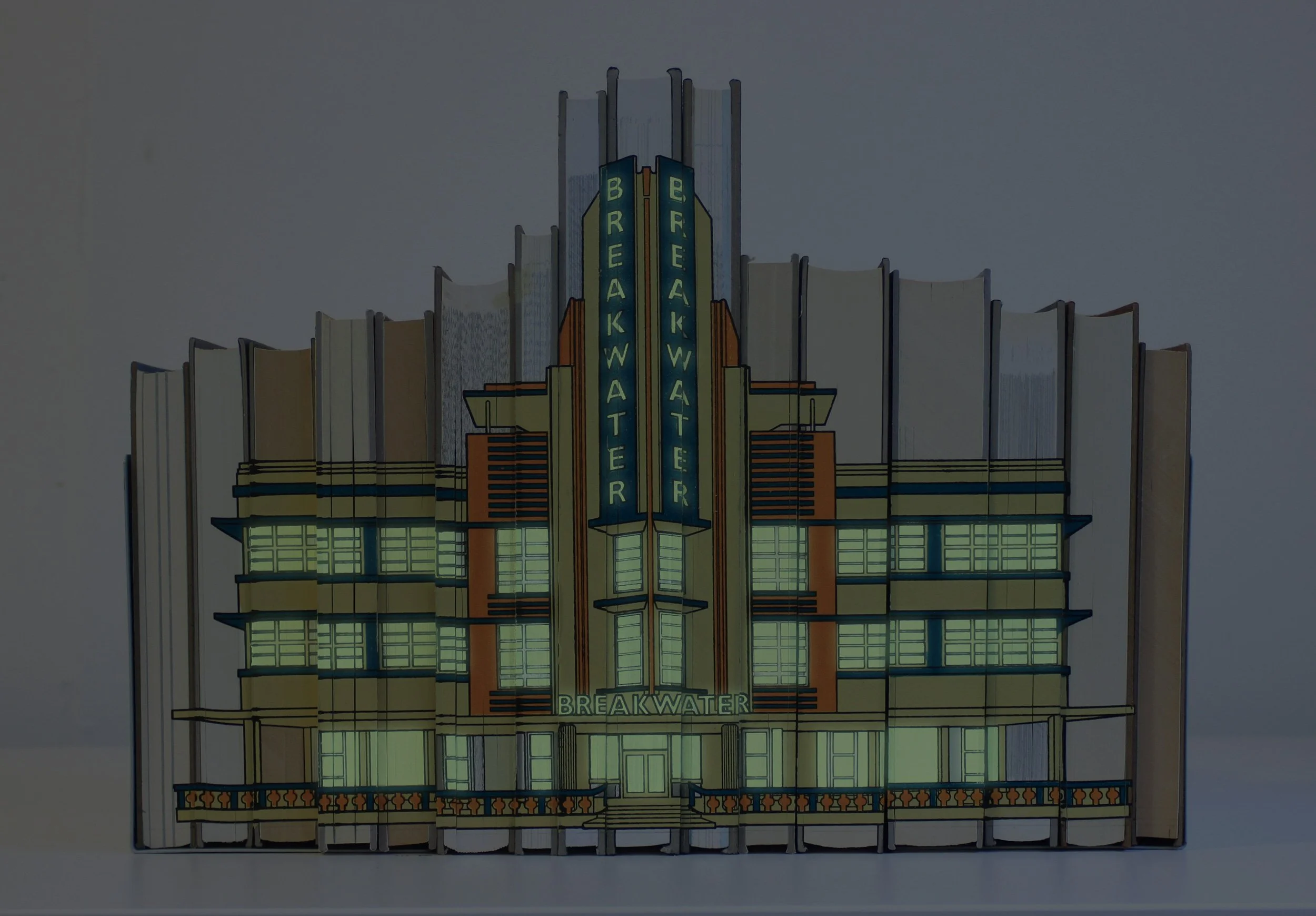 book_block_miami_breakwaterhotel_speight_deco_glow.jpg