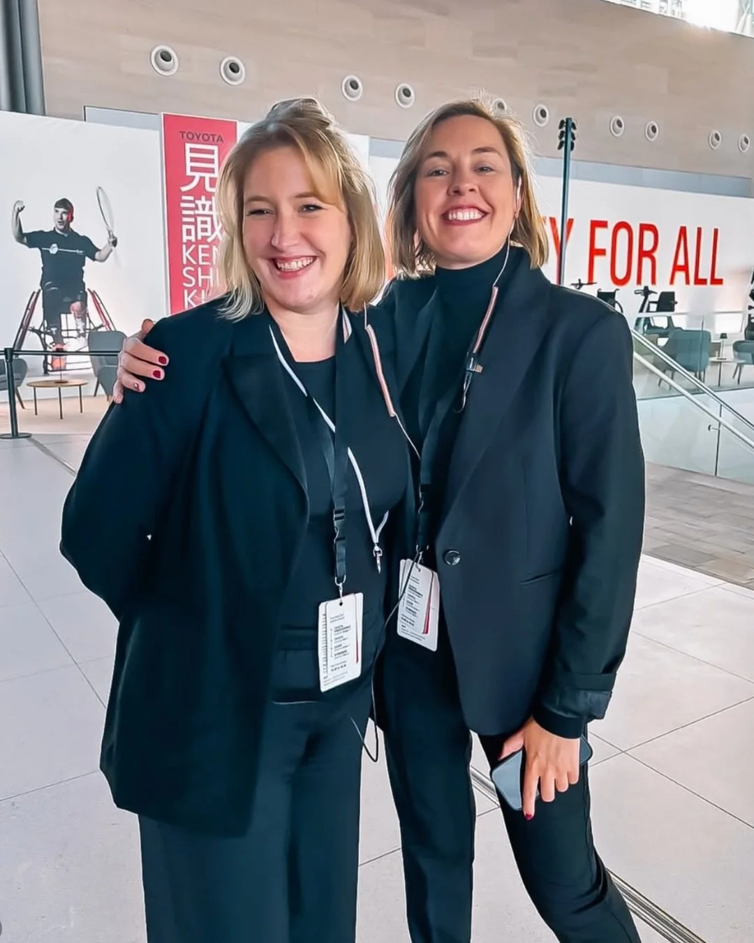 Today I want to put someone in the spotlight.. and not just anyone. My sister Britt!

Not only my sister, but also an incredible colleague (because yes, we can say everything to each other, completely unfiltered 😉 ) 

If Britt&rsquo;s around, chance