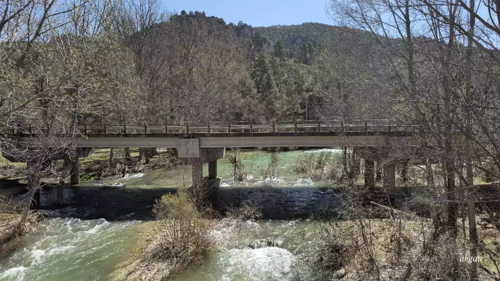 Puente junto a la desembocadura del Gallo