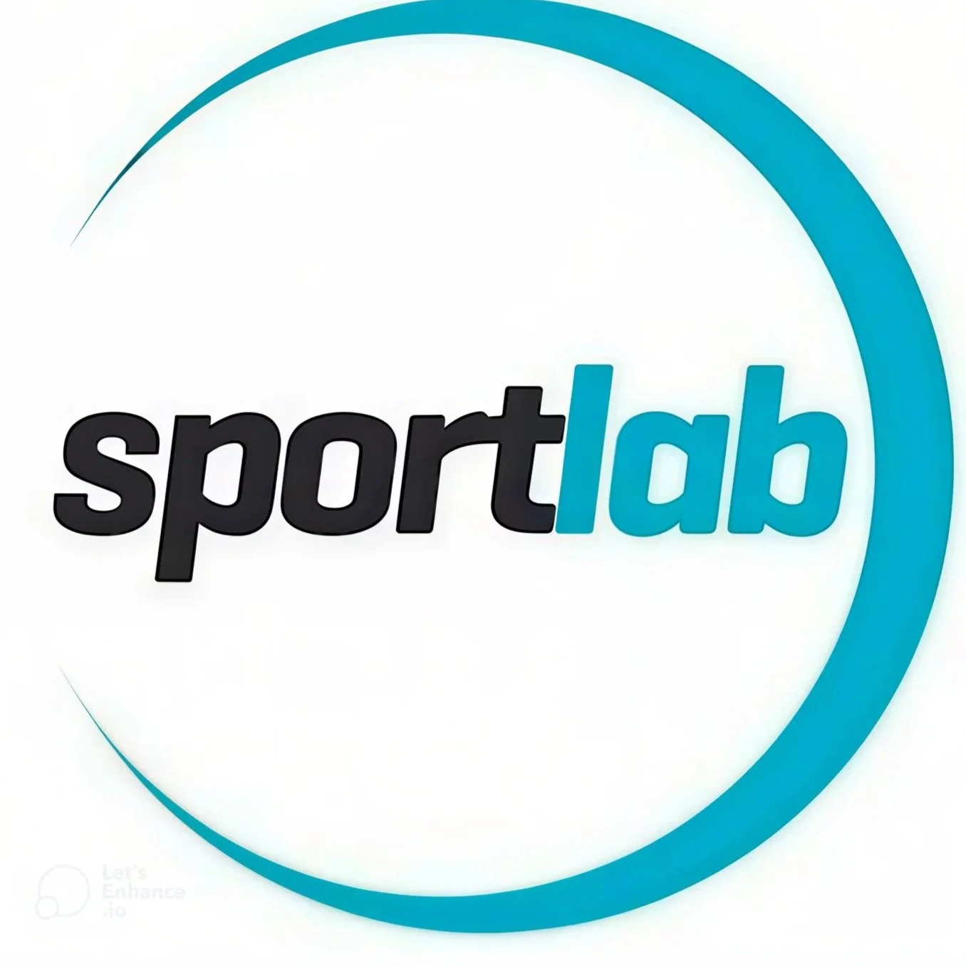 El logotipo de Sportlab con letras negras y azules, rodeado por un círculo azul claro.