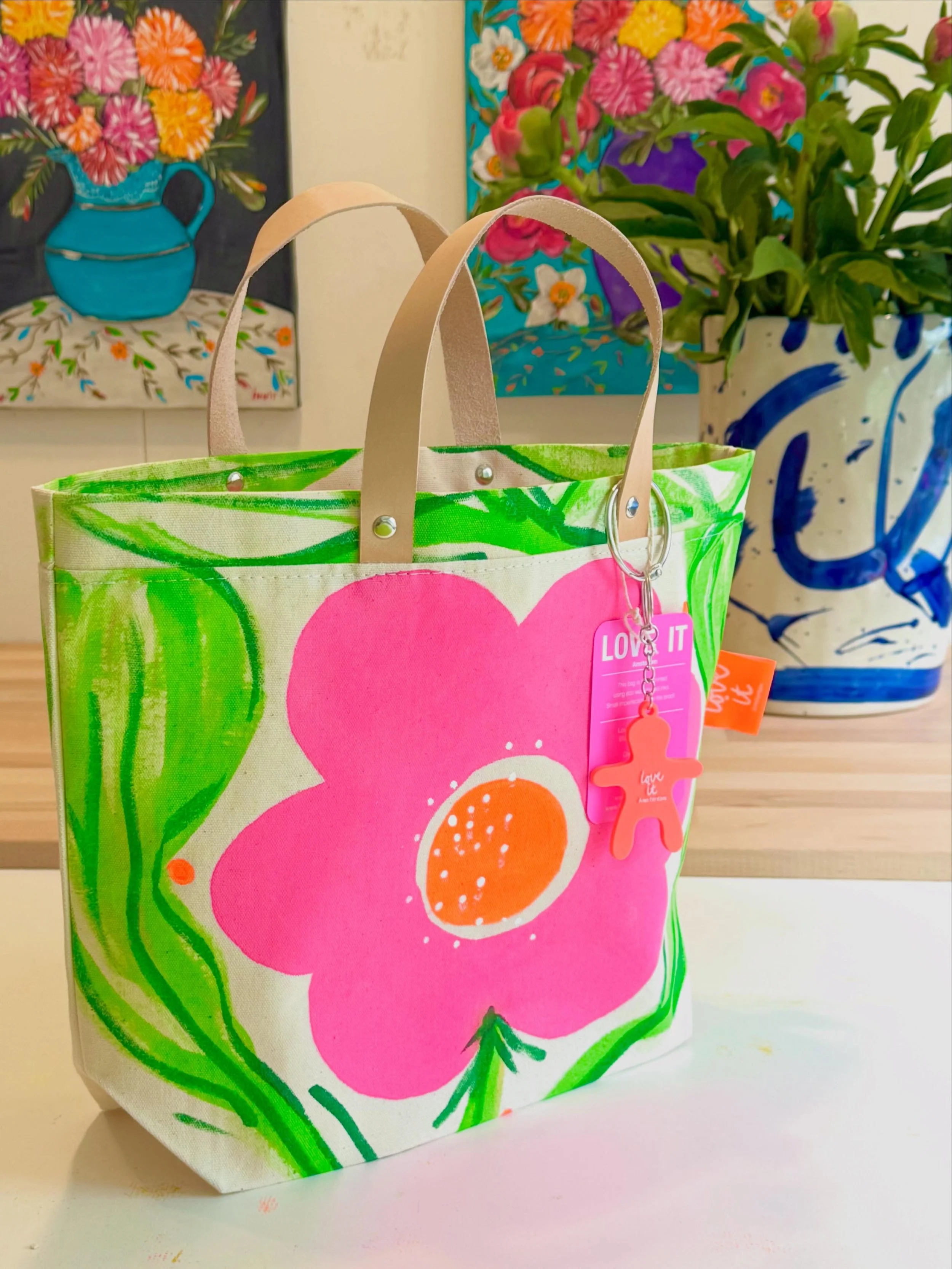 Hello Friday🌈 Another Mary Quant flower on it&rsquo;s way to Genevieve in 🇺🇸 Must be the Spring vibe with all these Flower orders this Month. And you must be bored seeing them all the time in my feed. 🤣 They look the same but they&rsquo;re all a 