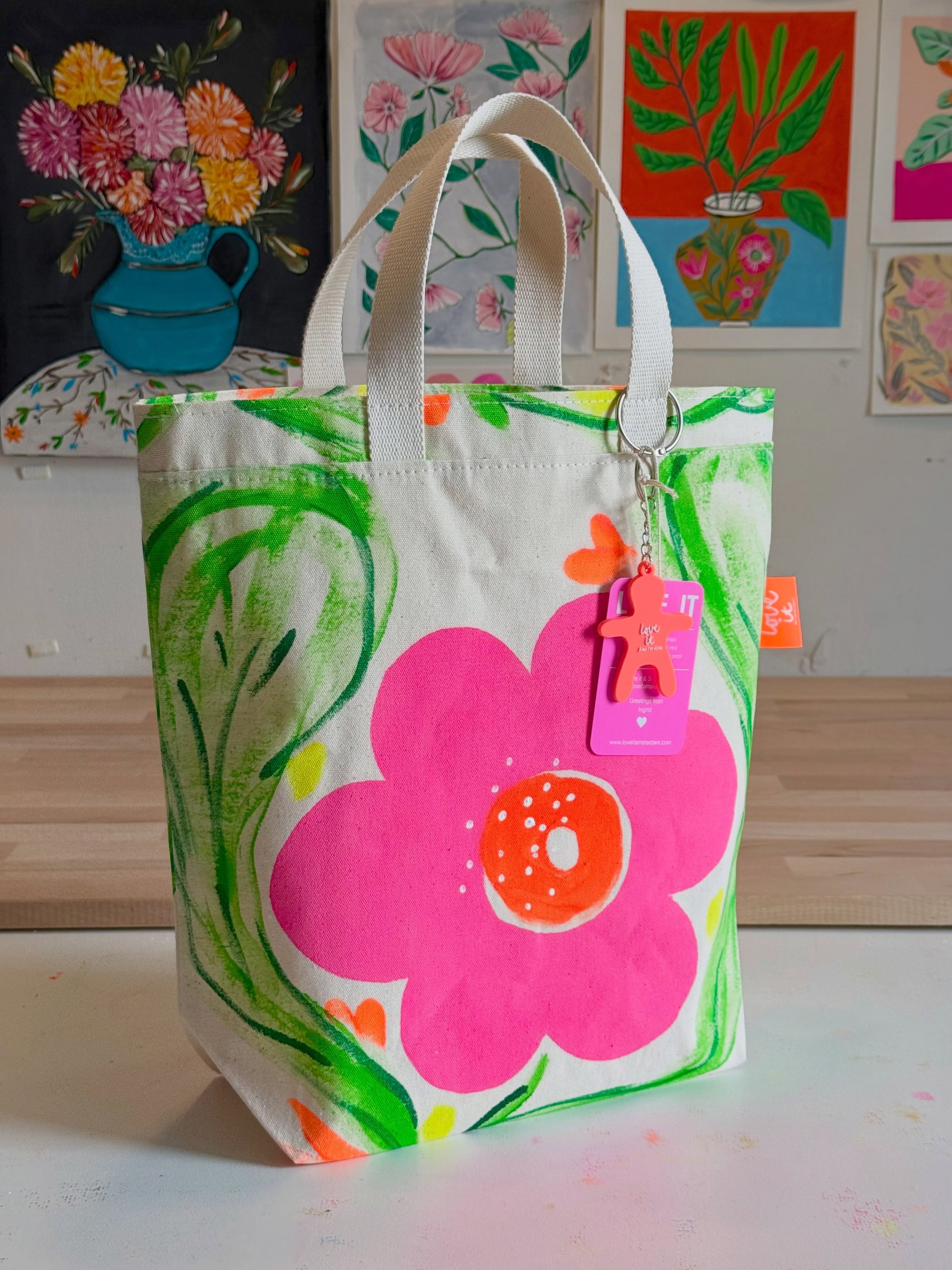 Hello Sweeties🌈 Ready to send to Lorna 🇬🇧. She wanted an XL Flower Bucket&hellip; with a drawstring closure. New in the webshop.

#projectbag #pink #knitting #yarn #crochet 

Hello Dropcloth🌈 On it&rsquo;s way to Amanda🇺🇸 

Hello Slim Grid🌈 On