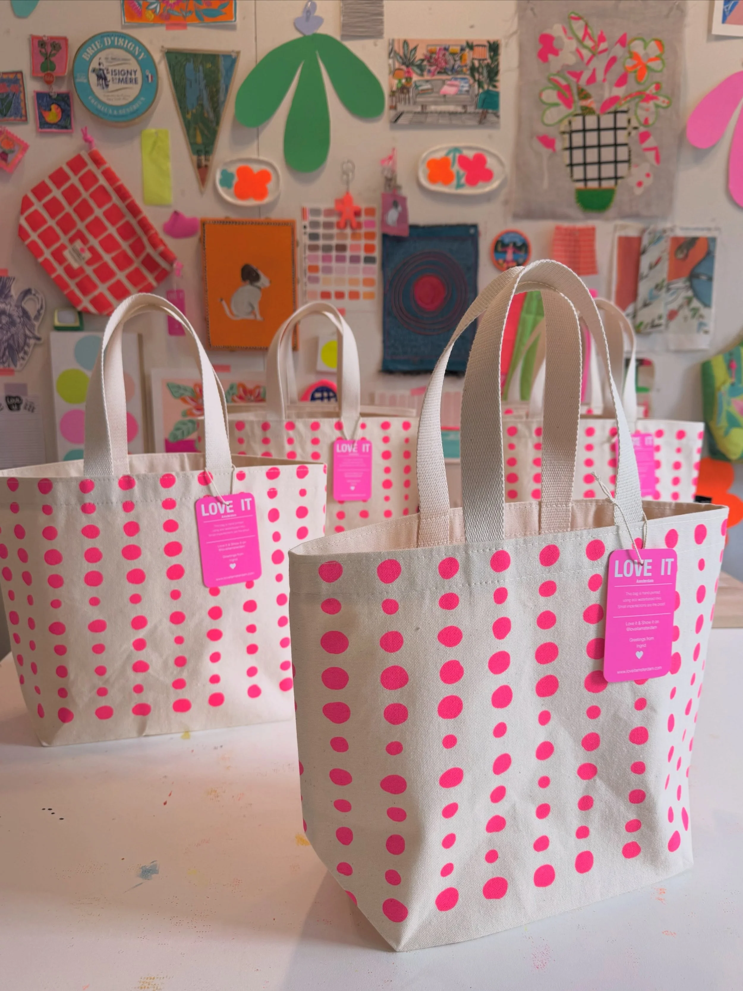 Hello Saturday🌈 On the worktable. Soon available @stephen.and.penelope . Soo proud the first ones were displayed in the shop window and i had 700! followers back in 2020. Didn&rsquo;t go easy. I had to re sew all 80 bags which were made in an Amster