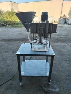 CONFEZIONATRICE YOGURT SEMI AUTOMATICA