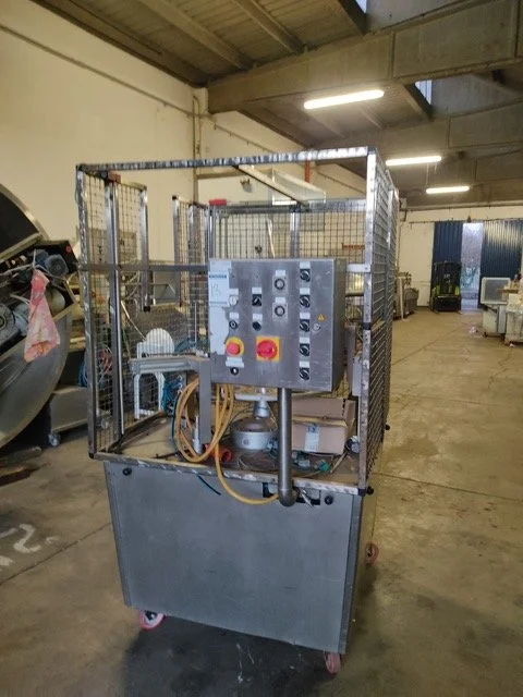 CONFEZIONATRICE PER YOUGURT