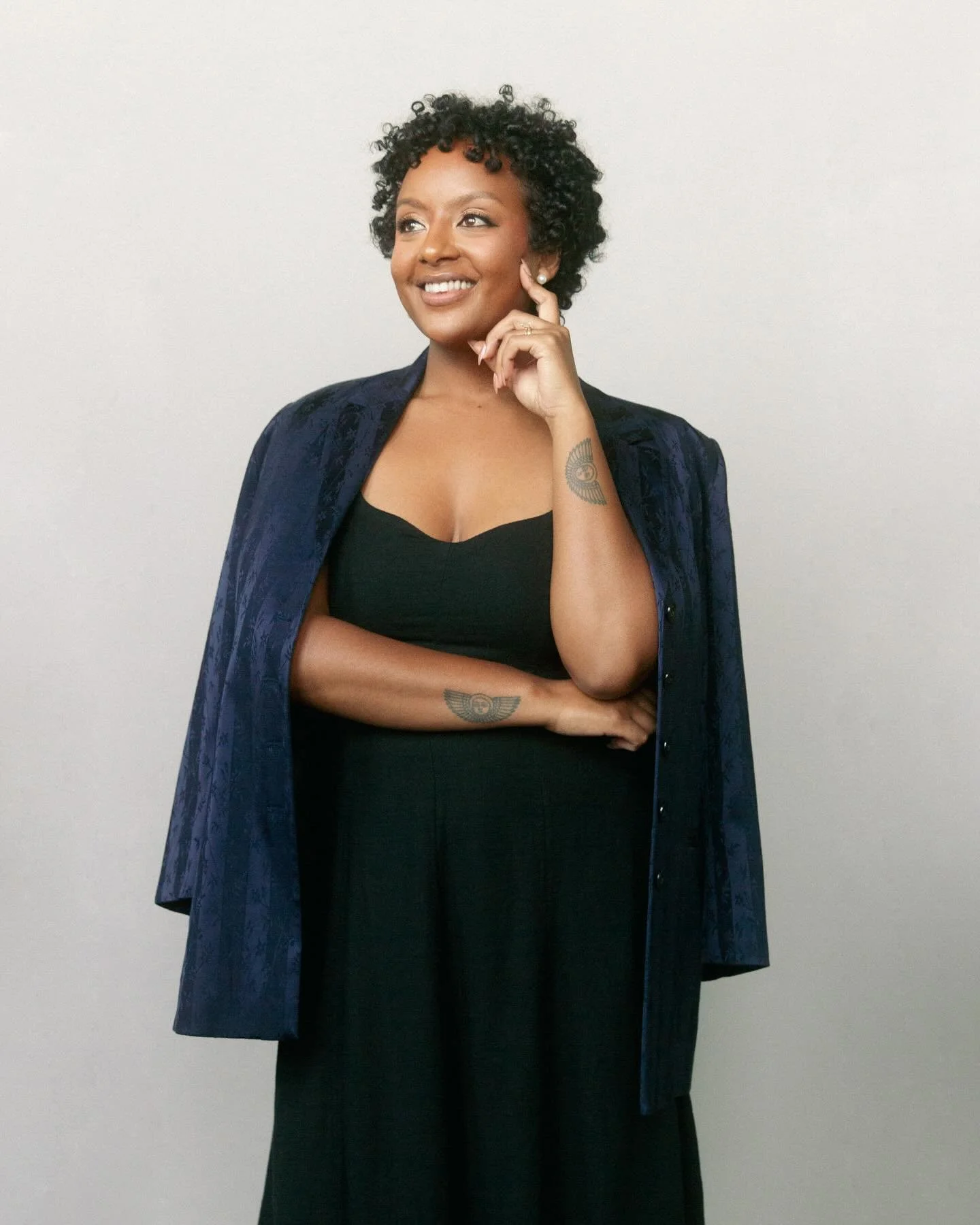 Hi, I&rsquo;m Mahi!

I turn your birth chart into practical tools to navigate relationships, career, and purpose. From corporate events to virtual readings, I&rsquo;m the superstitious auntie, lawyer, and astrologer who always says it like it is. Thi