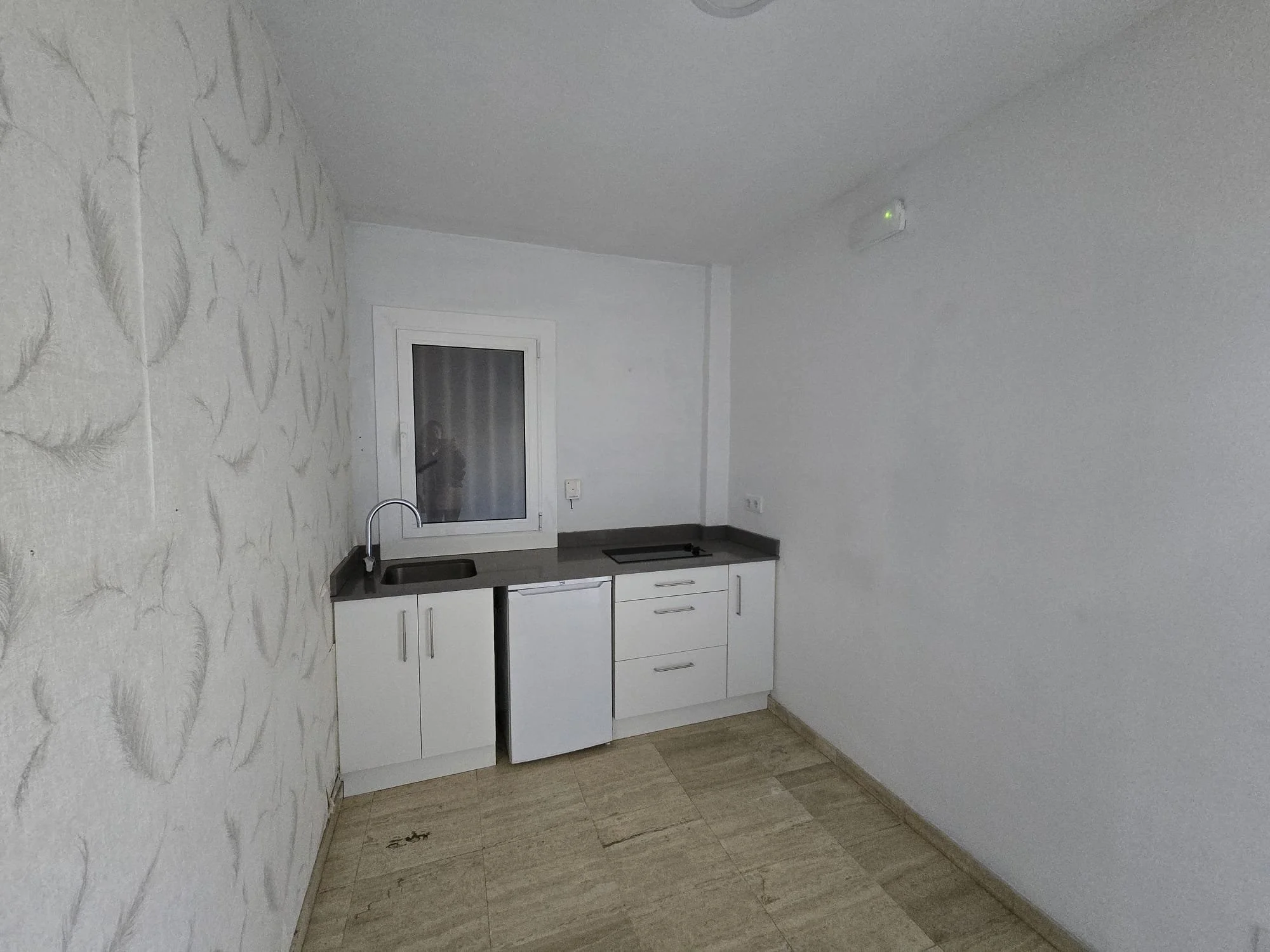 Lloguer local Plaça Marquès de Camps.