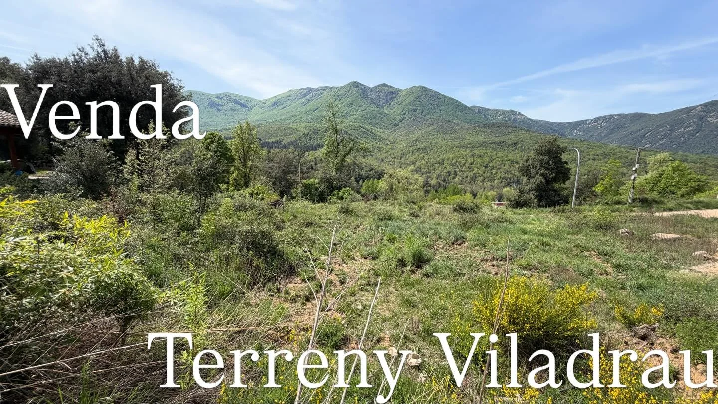 🌿✨ Un lloc per crear alguna cosa &uacute;nica 

Al cor del Montseny, a Viladrau, t&rsquo;espera aquesta exclusiva parcel&middot;la de 631 m&sup2; amb vistes obertes i llum natural durant tot el dia ☀️ 

Un terreny completament pla &mdash;una aut&egr