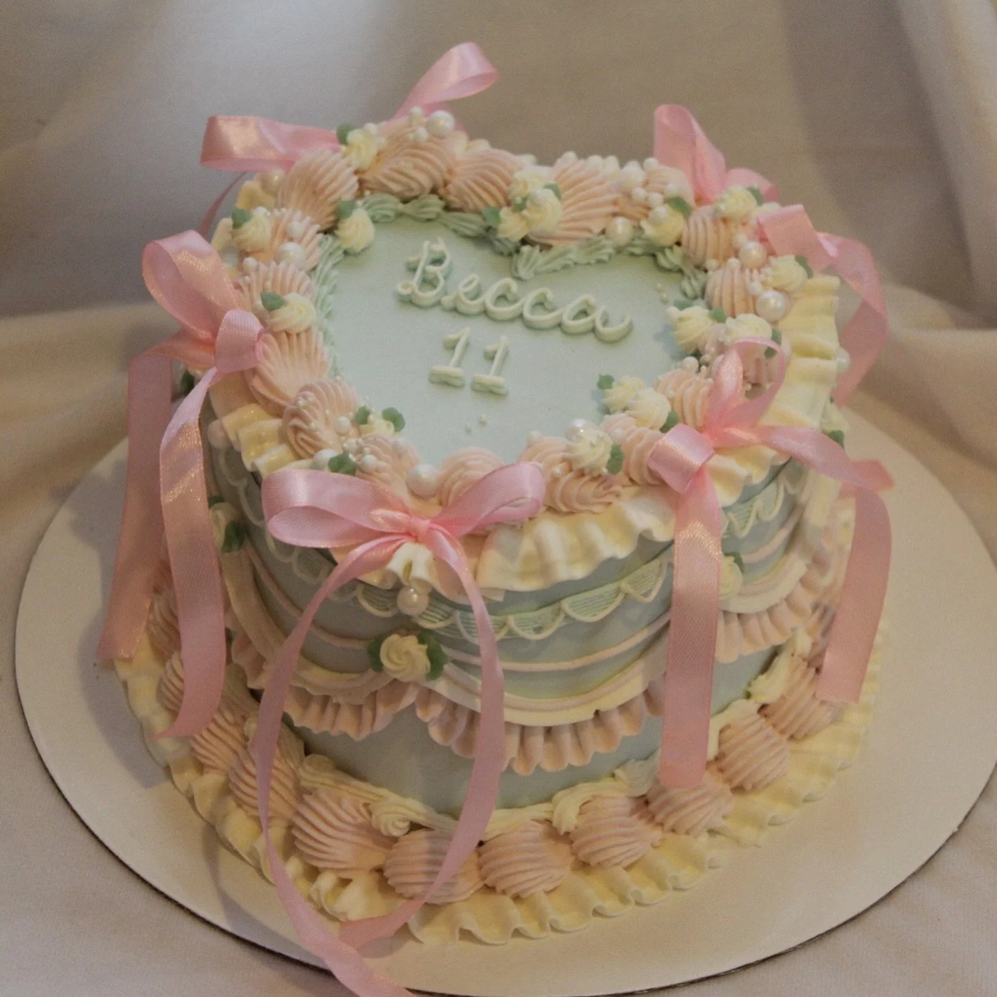 a pretty princess cake for Becca&rsquo;s 11th👑✨🩵