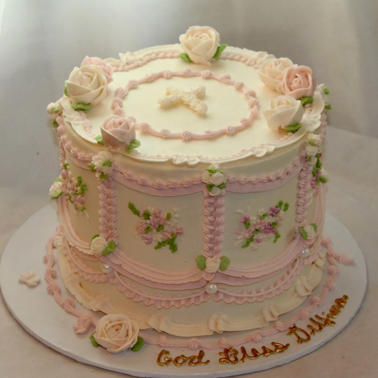 if heaven was a cake😍✨

For a special little girl&rsquo;s baptism💓