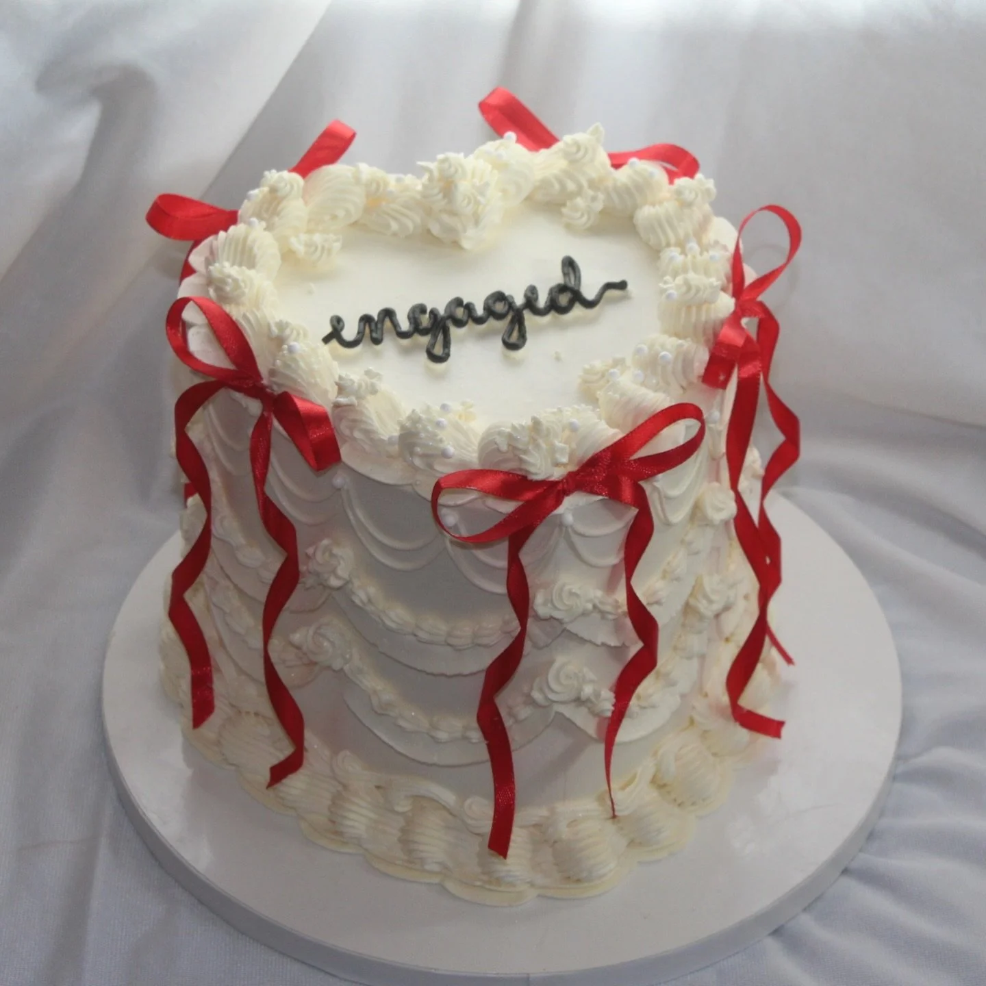 Red &amp; white ftw😍&hearts;️ 
She&rsquo;s so classy✨💍