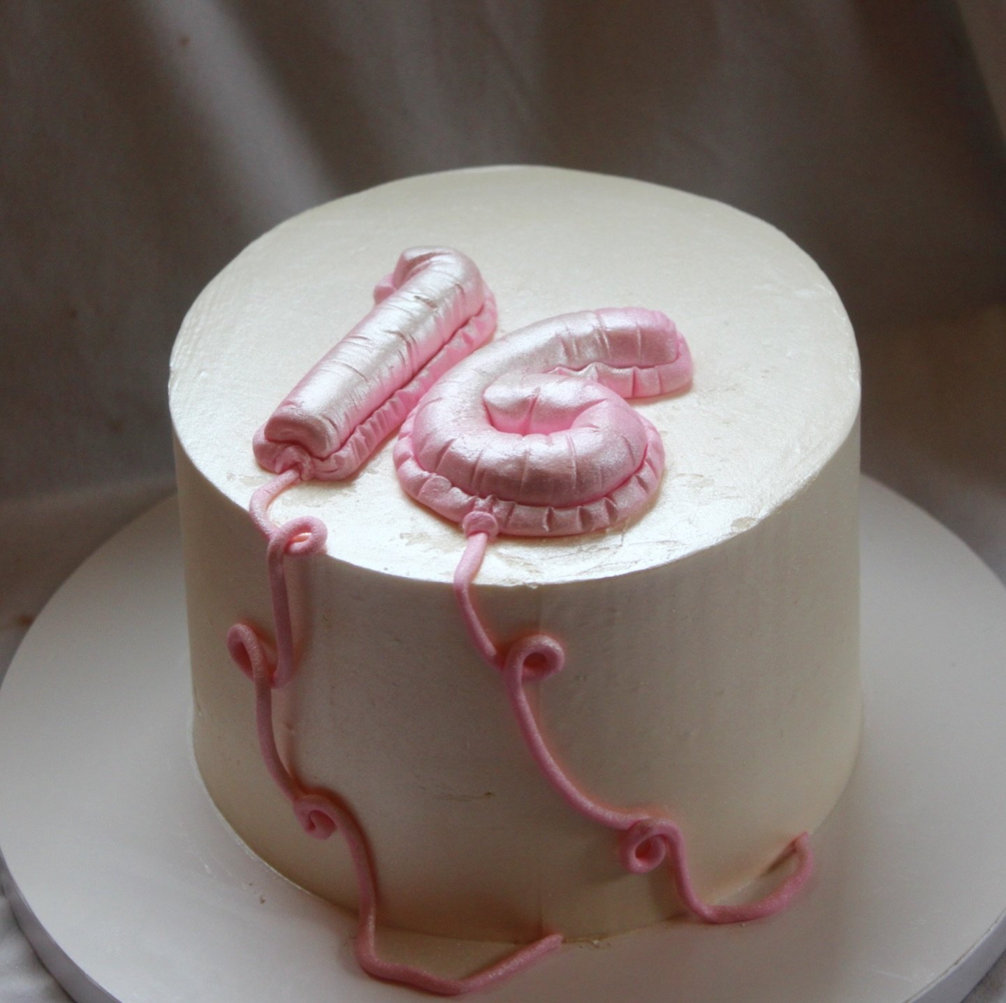 Big balloons🤩🎈
Such a fun cake for this sweet 16💓😍