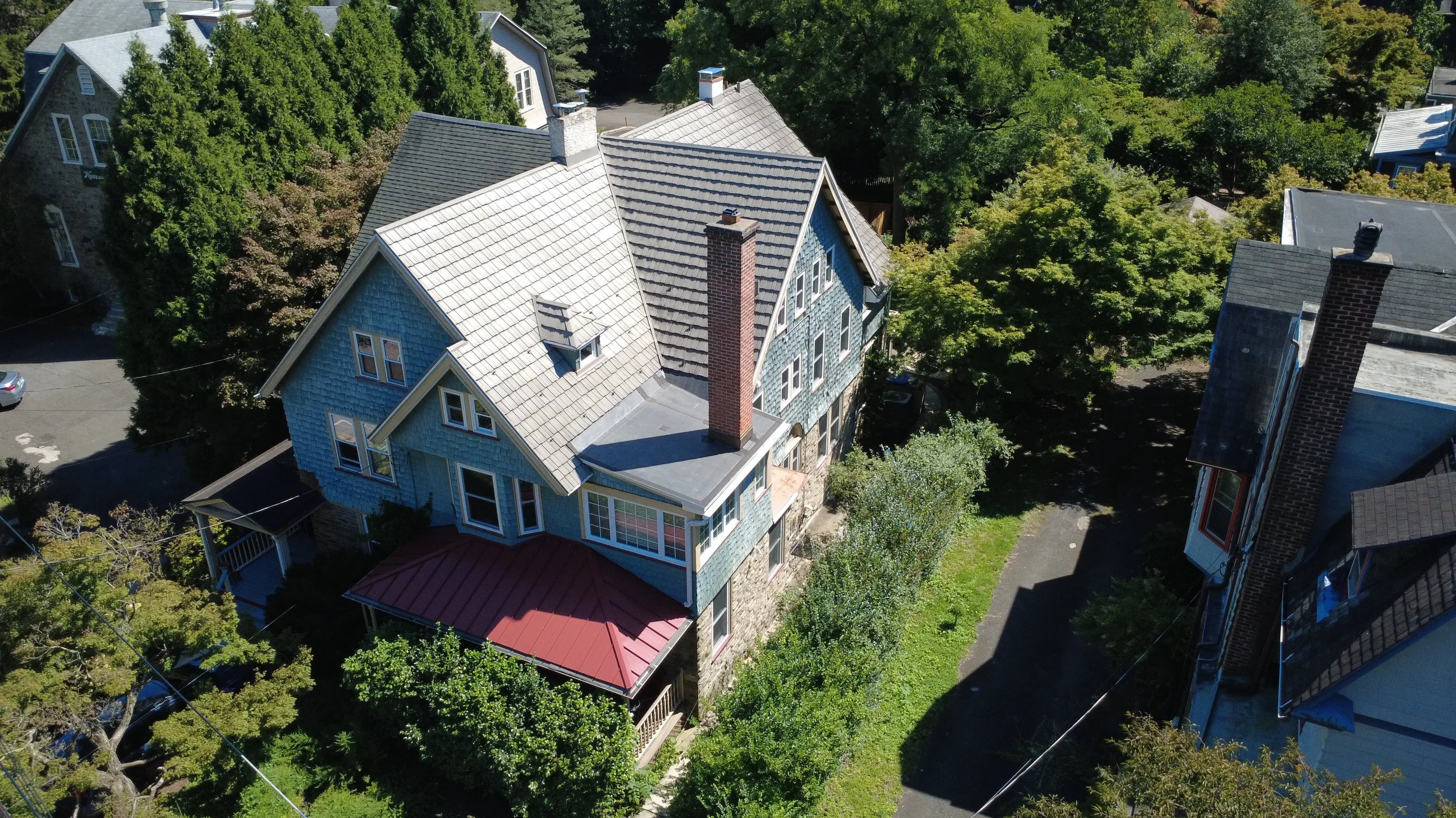 408 Greenwood Ave Wyncote PA 19095 features an updated roof that is in great condition